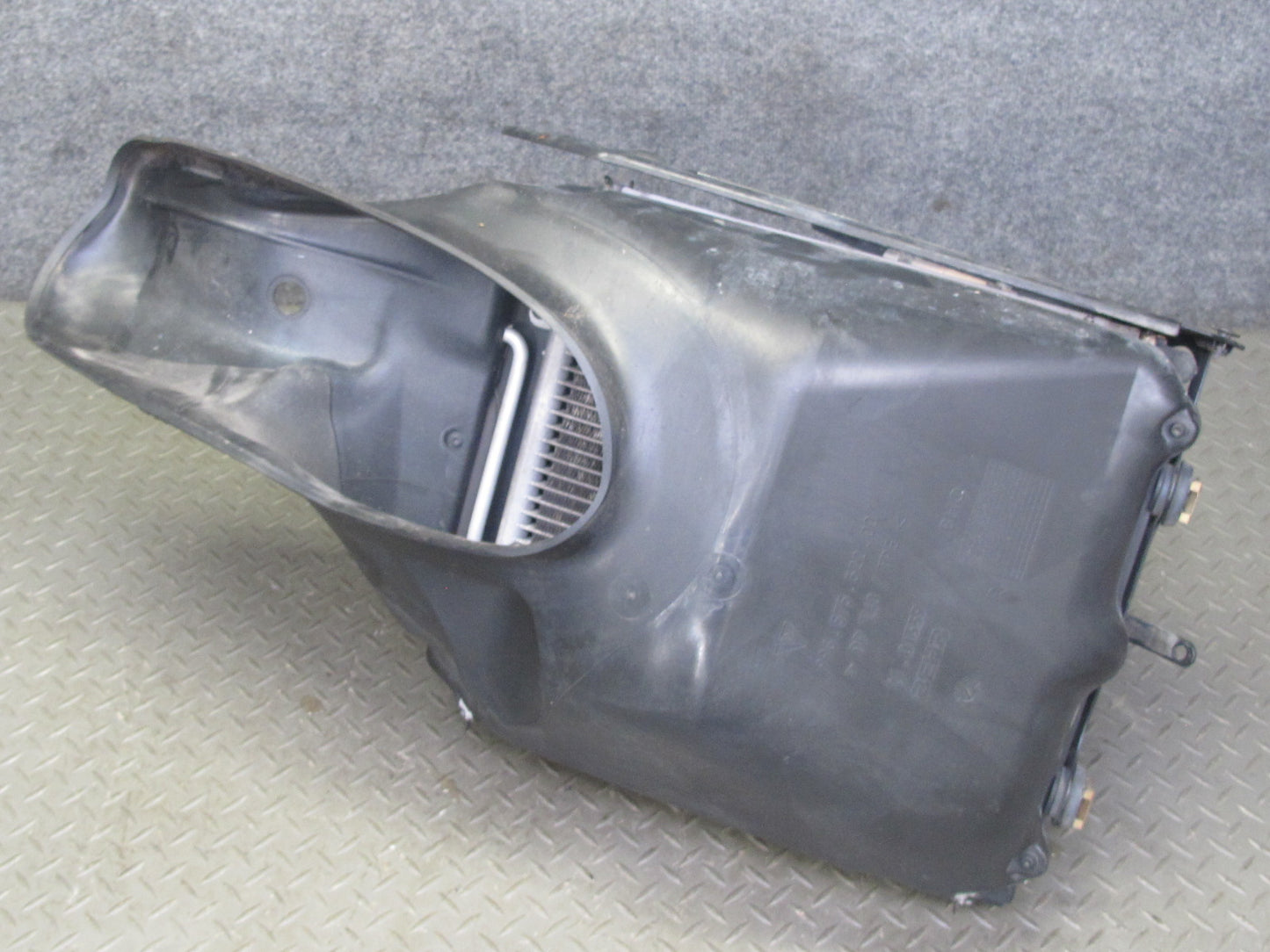 1997-2004 Porsche Boxster 986 Right Engine Radiator Fan Condenser Shroud Assy