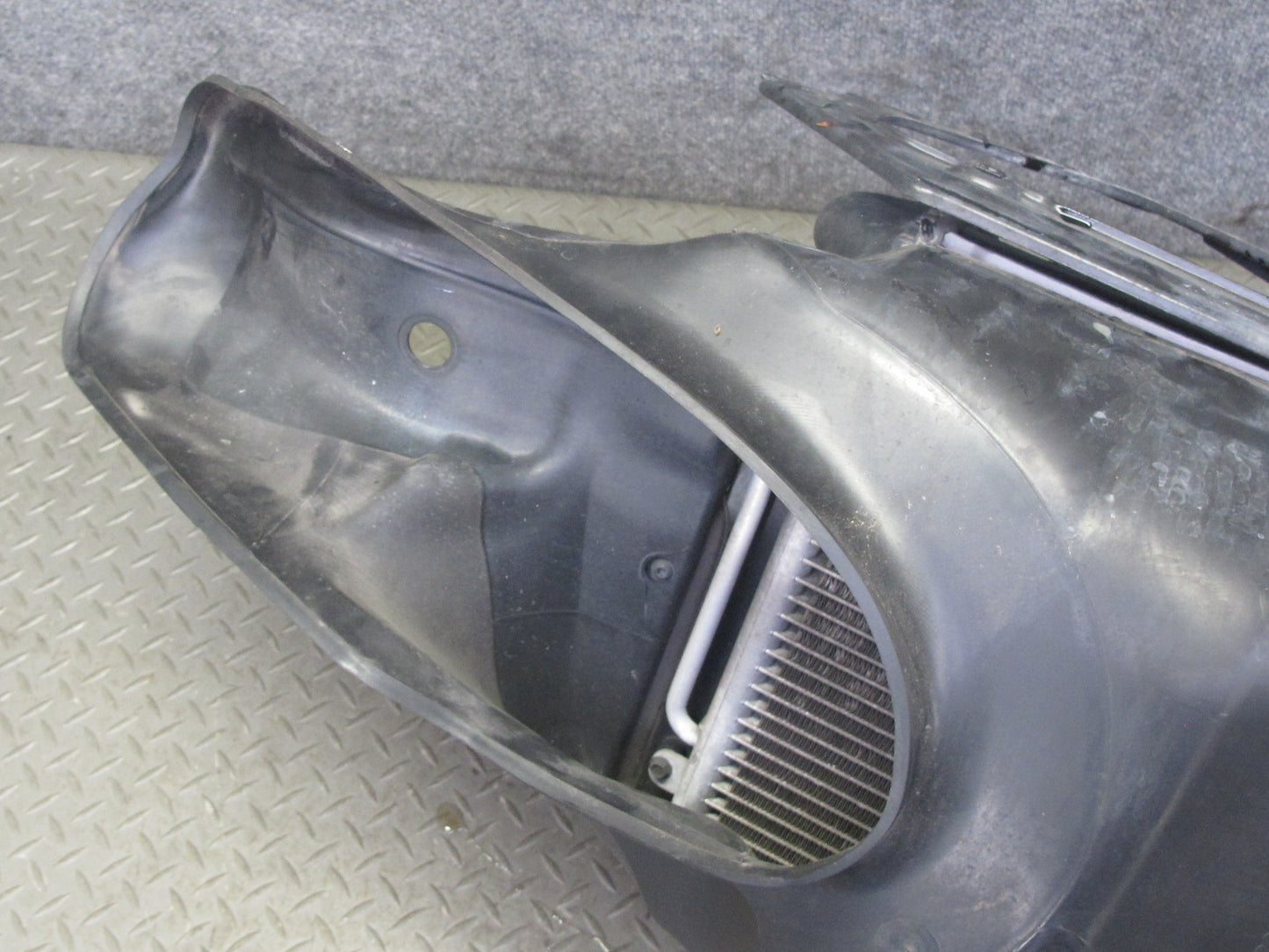 1997-2004 Porsche Boxster 986 Right Engine Radiator Fan Condenser Shroud Assy