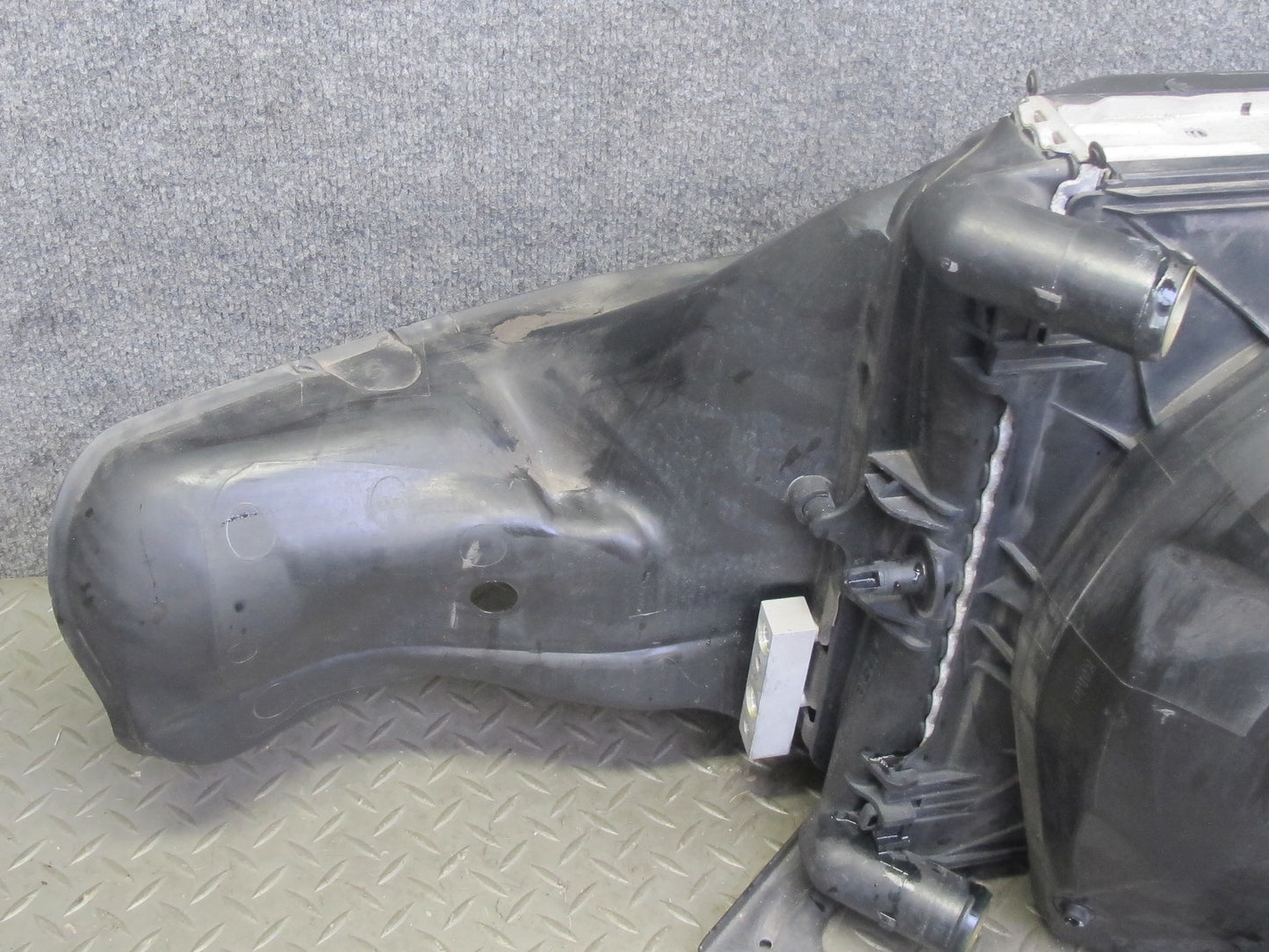 1997-2004 Porsche Boxster 986 Right Engine Radiator Fan Condenser Shroud Assy