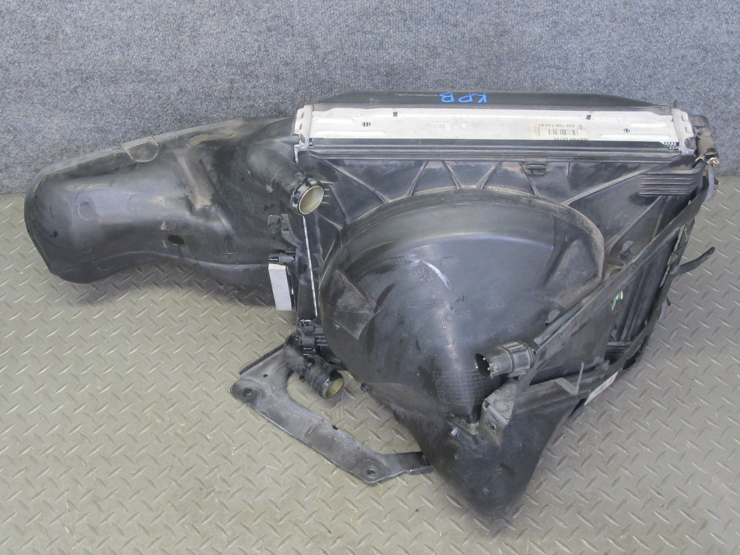 1997-2004 Porsche Boxster 986 Right Engine Radiator Fan Condenser Shroud Assy