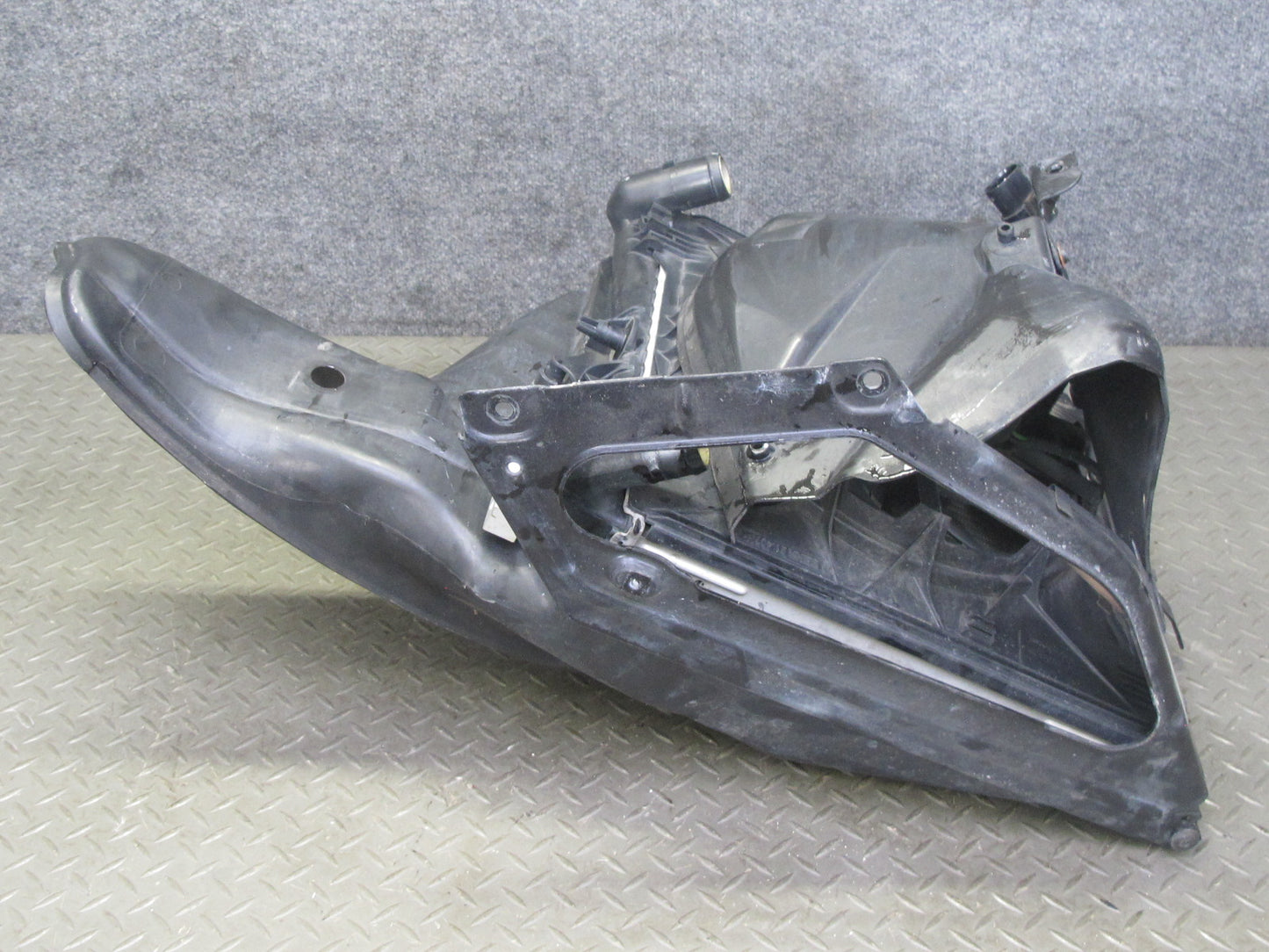1997-2004 Porsche Boxster 986 Right Engine Radiator Fan Condenser Shroud Assy