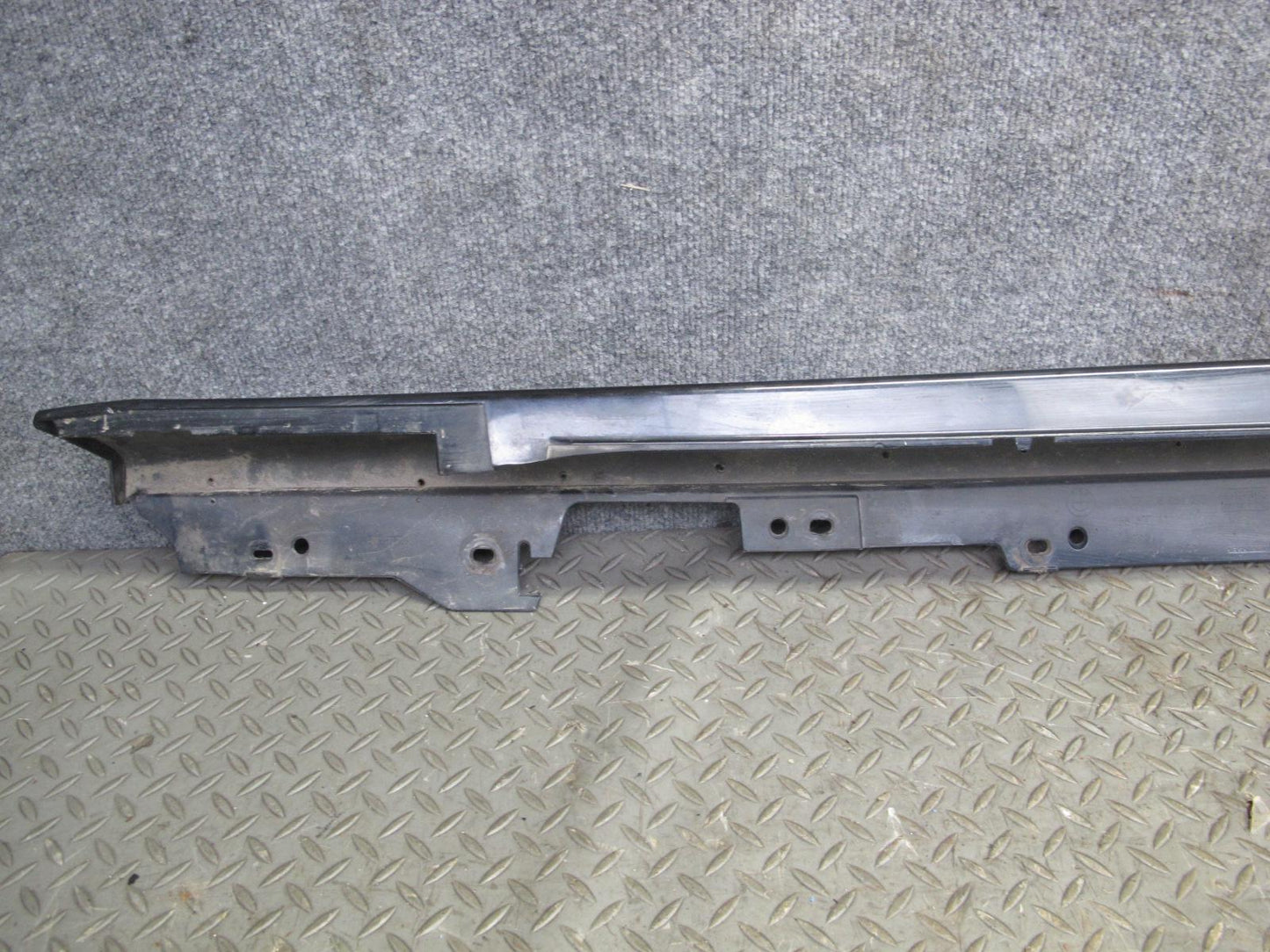 12-18 BMW F30 F31 M-sport Right Side Skirt Rocker Panel Support Bracket Set OEM