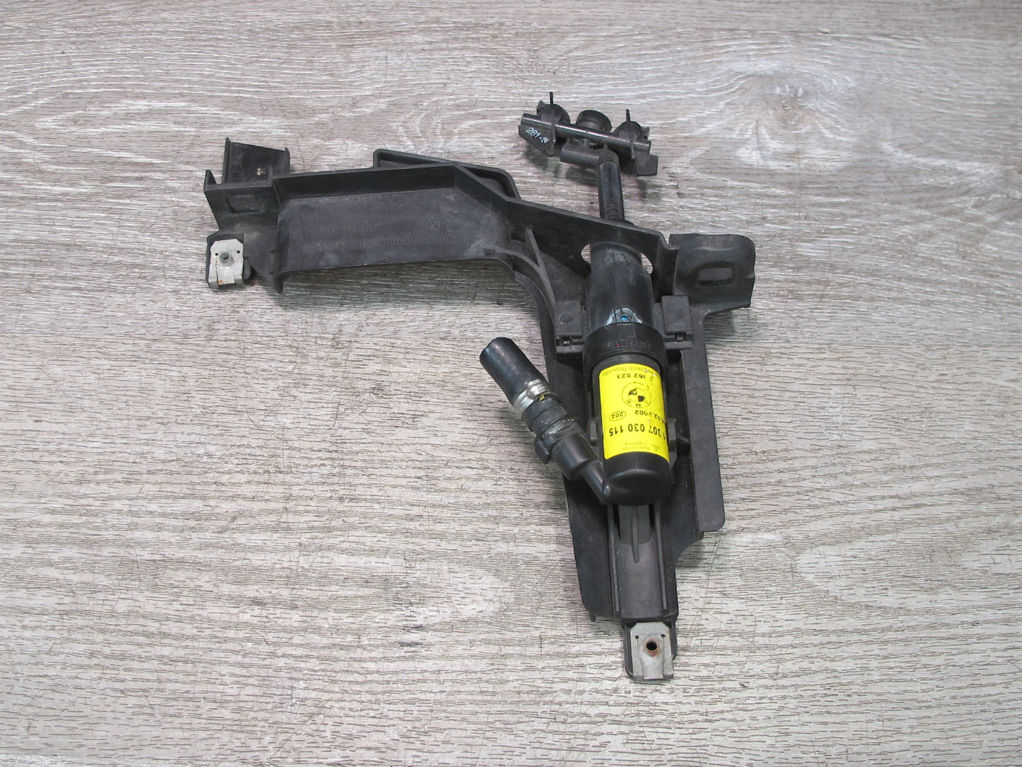 01-06 BMW E46 3-SERIES Set of 2 Front Headlight Washer Nozzle Spray JET OEM
