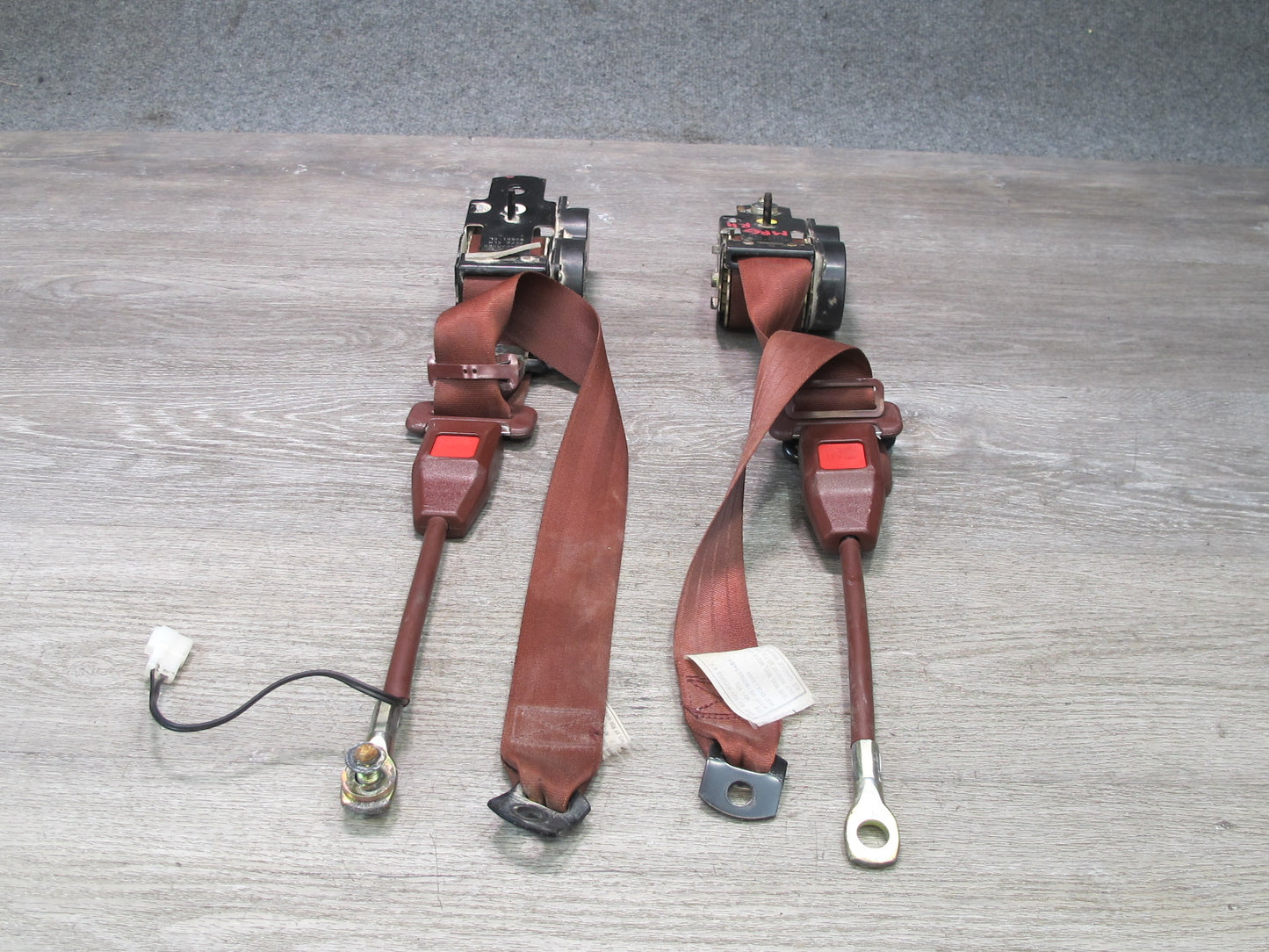 84-85 MAZDA RX7 FRONT RIGHT & LEFT SIDE SEATBELT RETRACTOR SET OEM