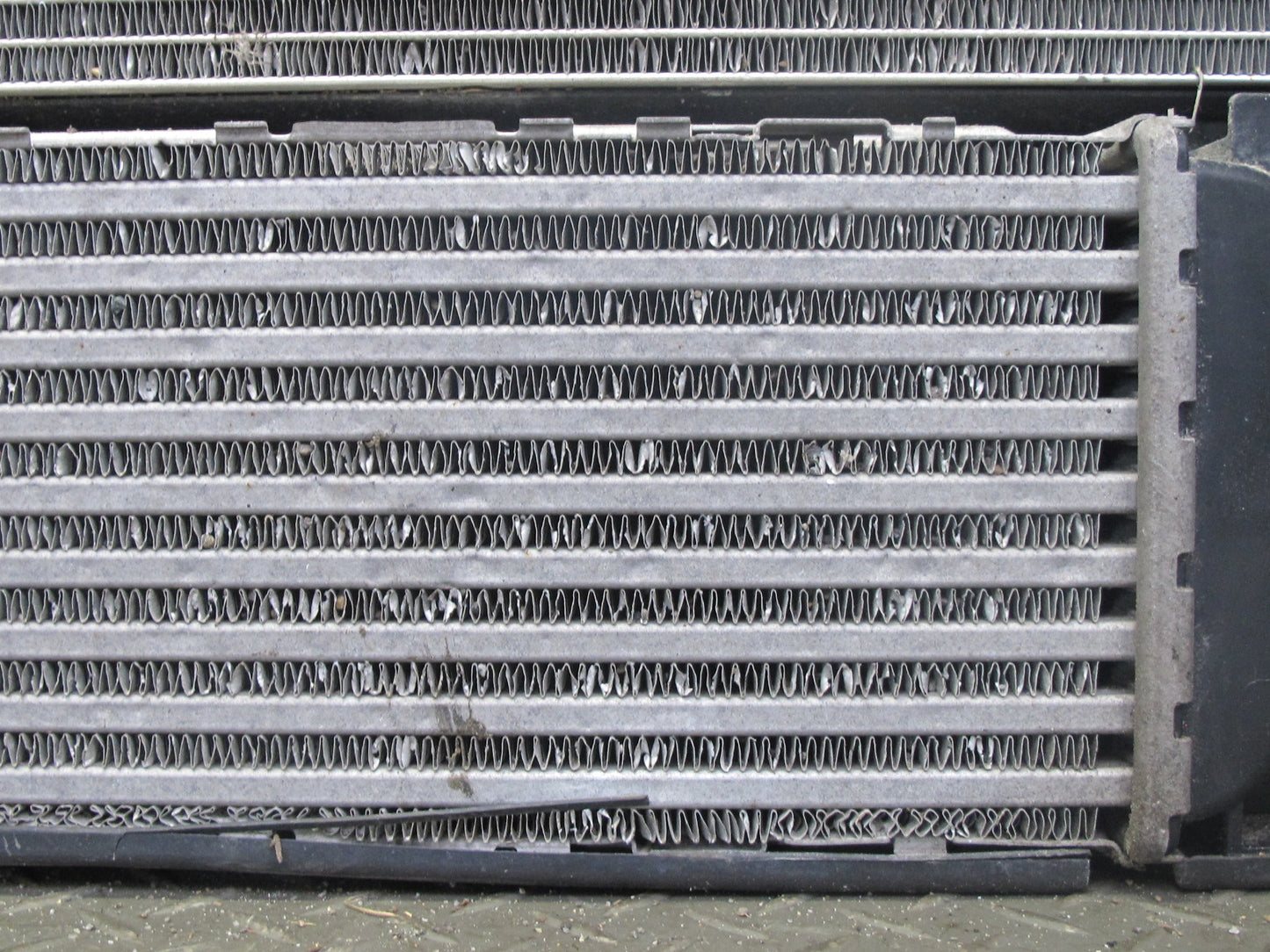 12-15 BMW F30 F32 N55 335i 335xi A/T Engine Cooling Radiator Intercooler Fan OEM