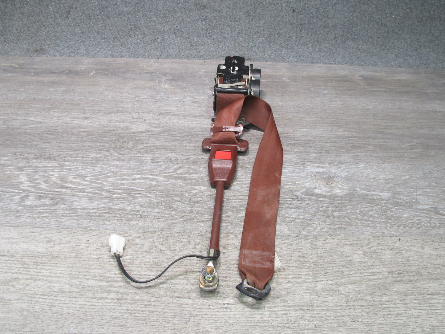 84-85 MAZDA RX7 FRONT RIGHT & LEFT SIDE SEATBELT RETRACTOR SET OEM