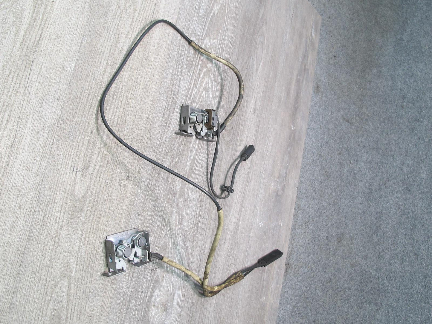 2008-2014 BMW E71 E72 X6 Front Left & Right Hood Lock Set of 2