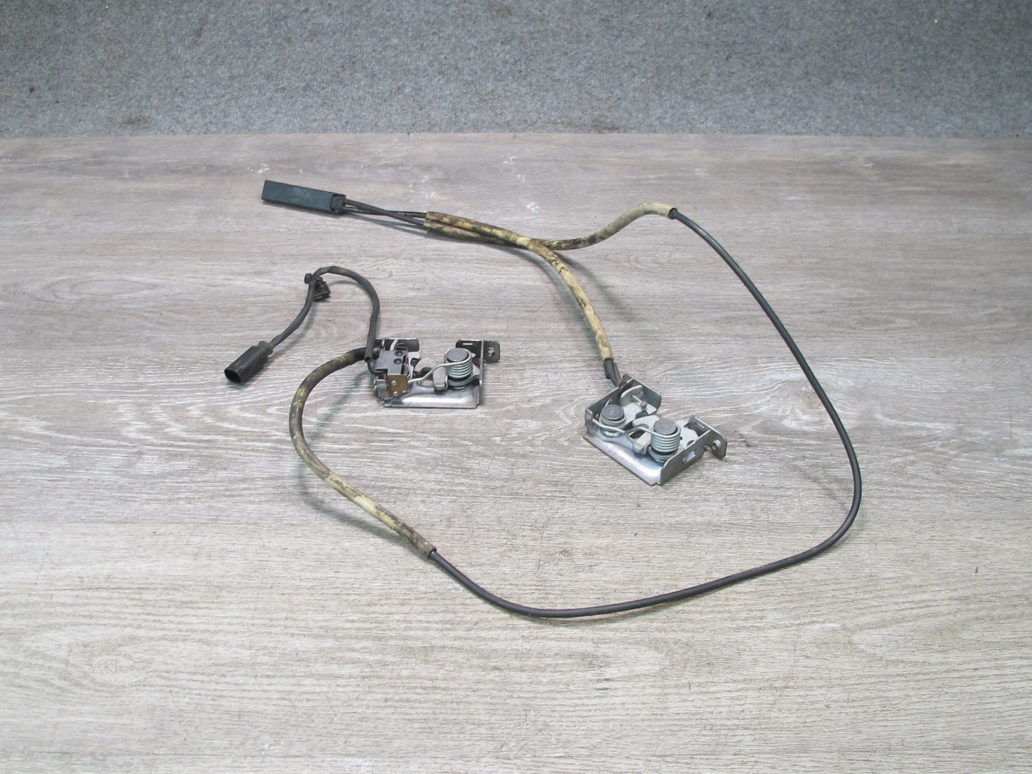 2008-2014 BMW E71 E72 X6 Front Left & Right Hood Lock Set of 2