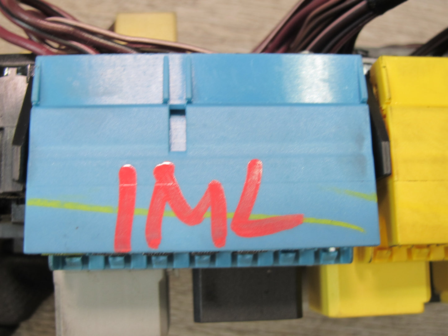 12-15 Mercedes X166 W166 GL Ml-class Engine Bay Junction Fuse Relay Box OEM