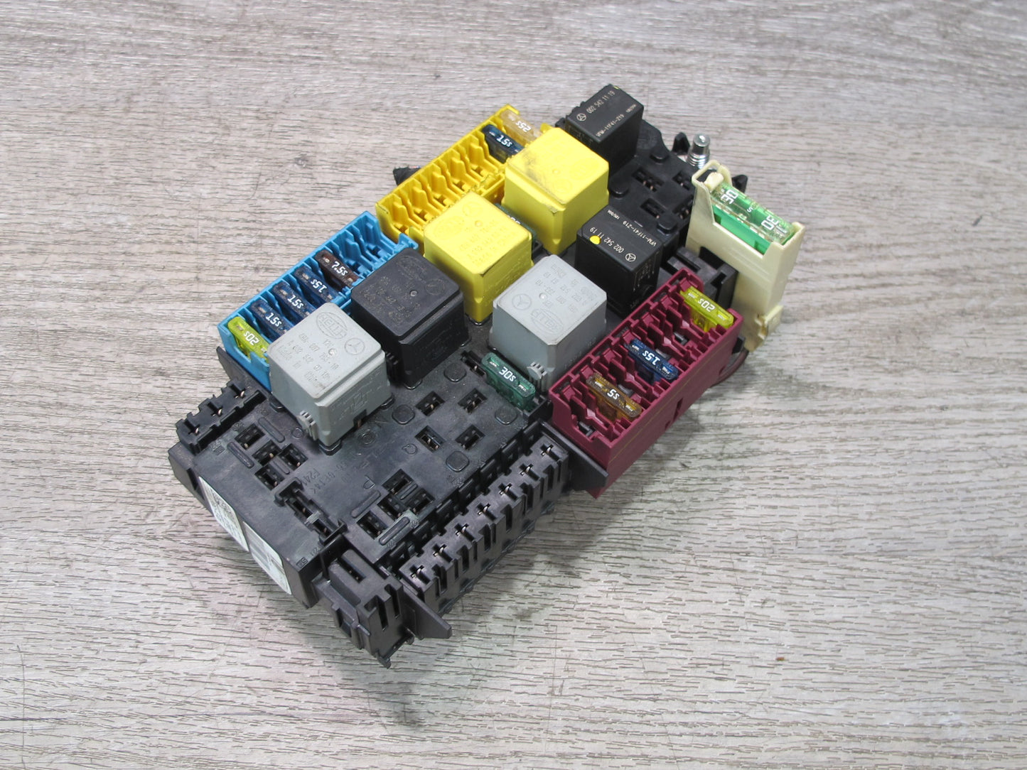 12-15 Mercedes X166 W166 GL Ml-class Engine Bay Junction Fuse Relay Box OEM