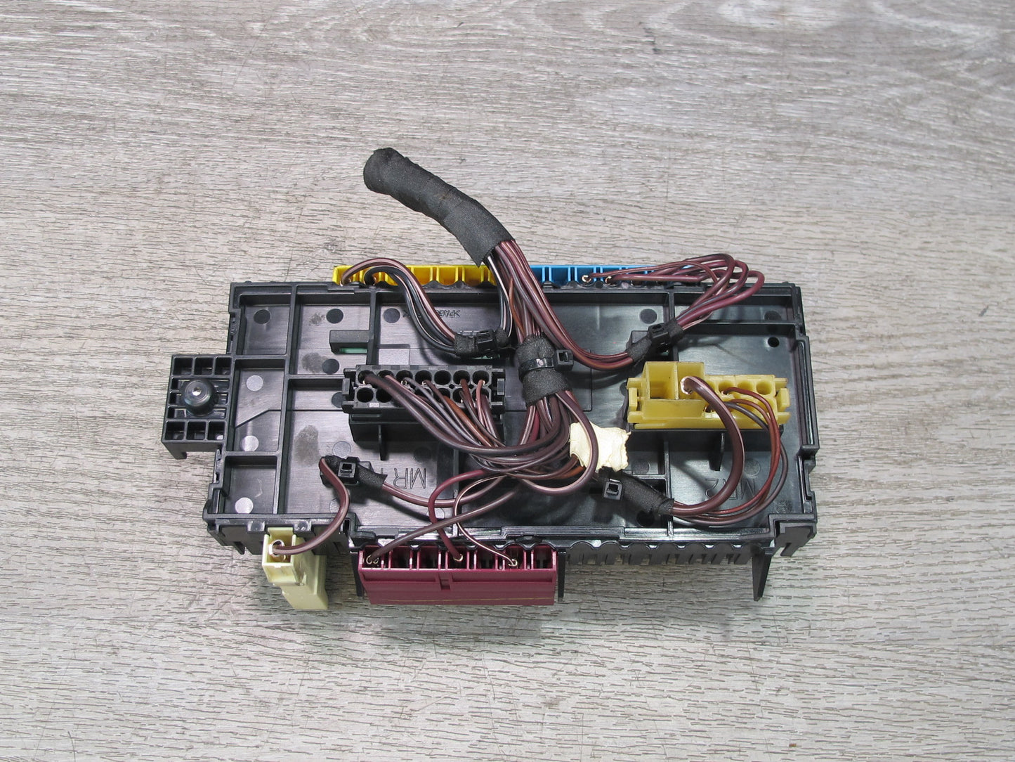 12-15 Mercedes X166 W166 GL Ml-class Engine Bay Junction Fuse Relay Box OEM