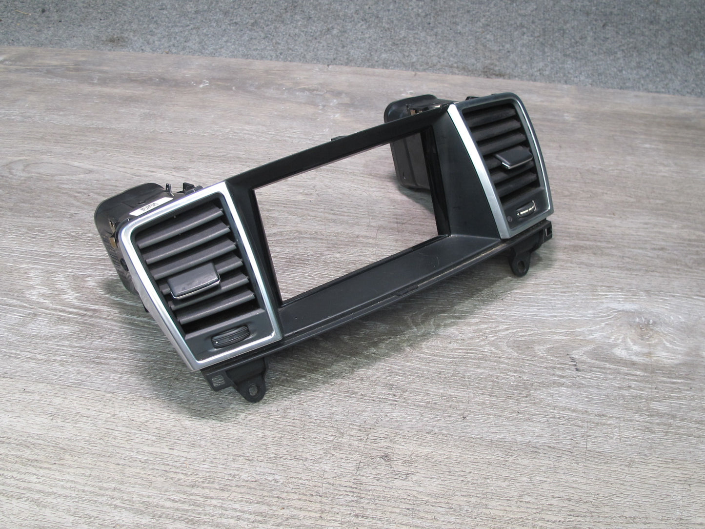 12-15 Mercedes W166 Ml-class Dash Front Center Heater Air Vent 1668300654 OEM
