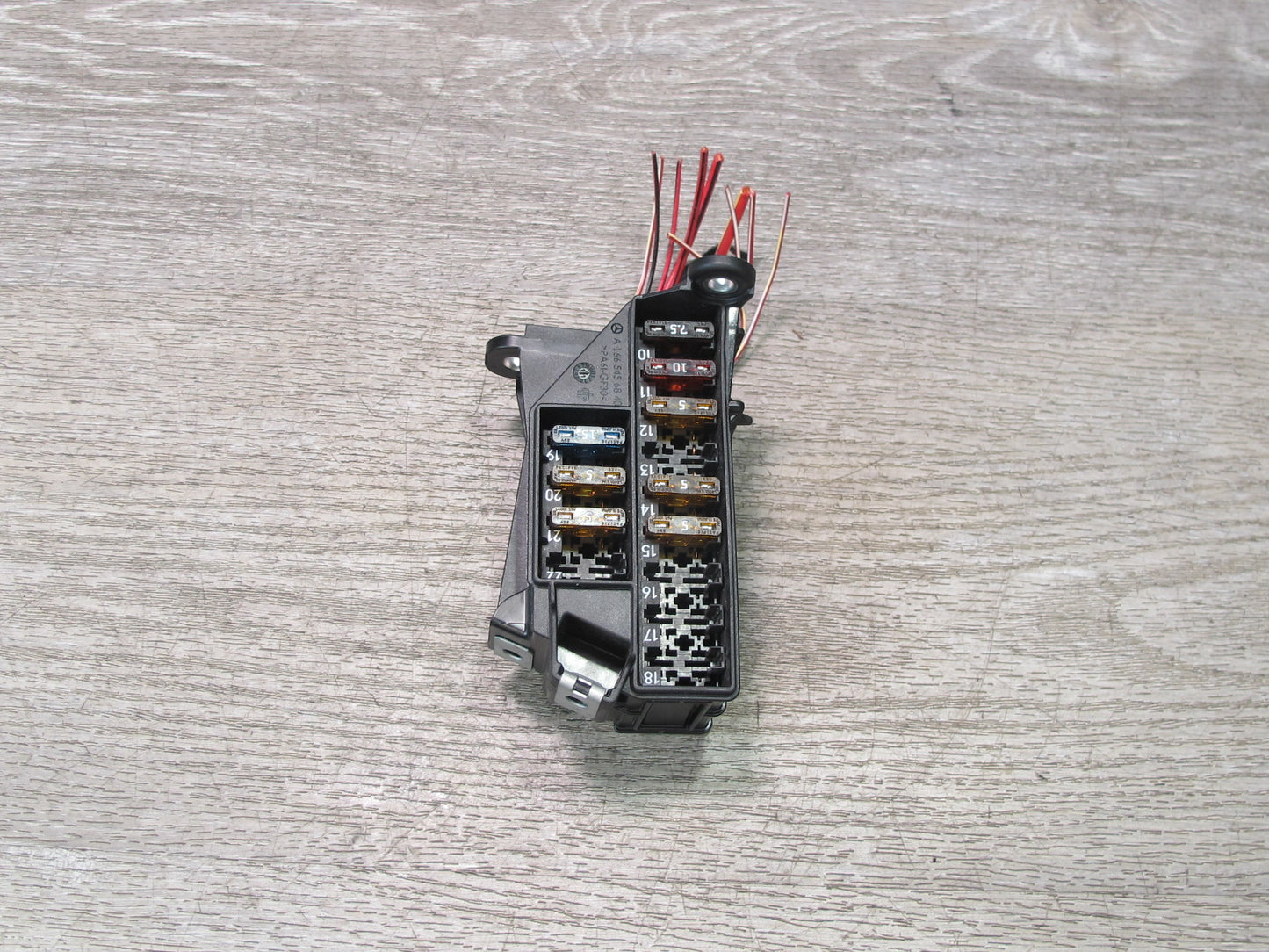 12-15 Mercedes W166 X166 GL ML Under Dash Fuse Relay Box Module 1665456840 OEM