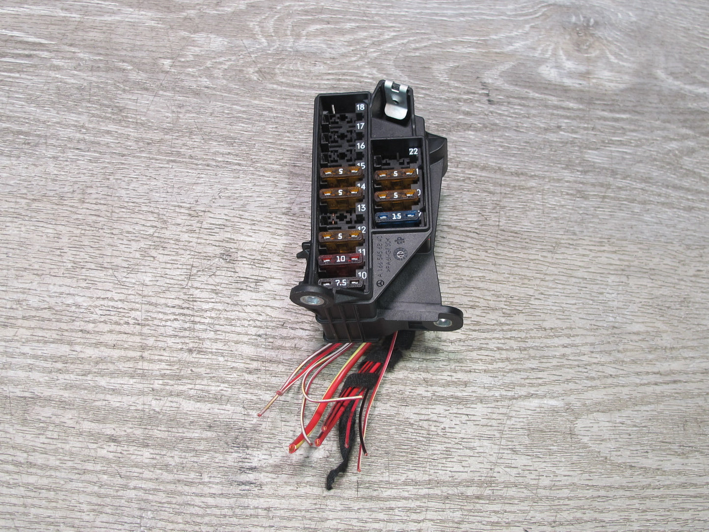 12-15 Mercedes W166 X166 GL ML Under Dash Fuse Relay Box Module 1665456840 OEM