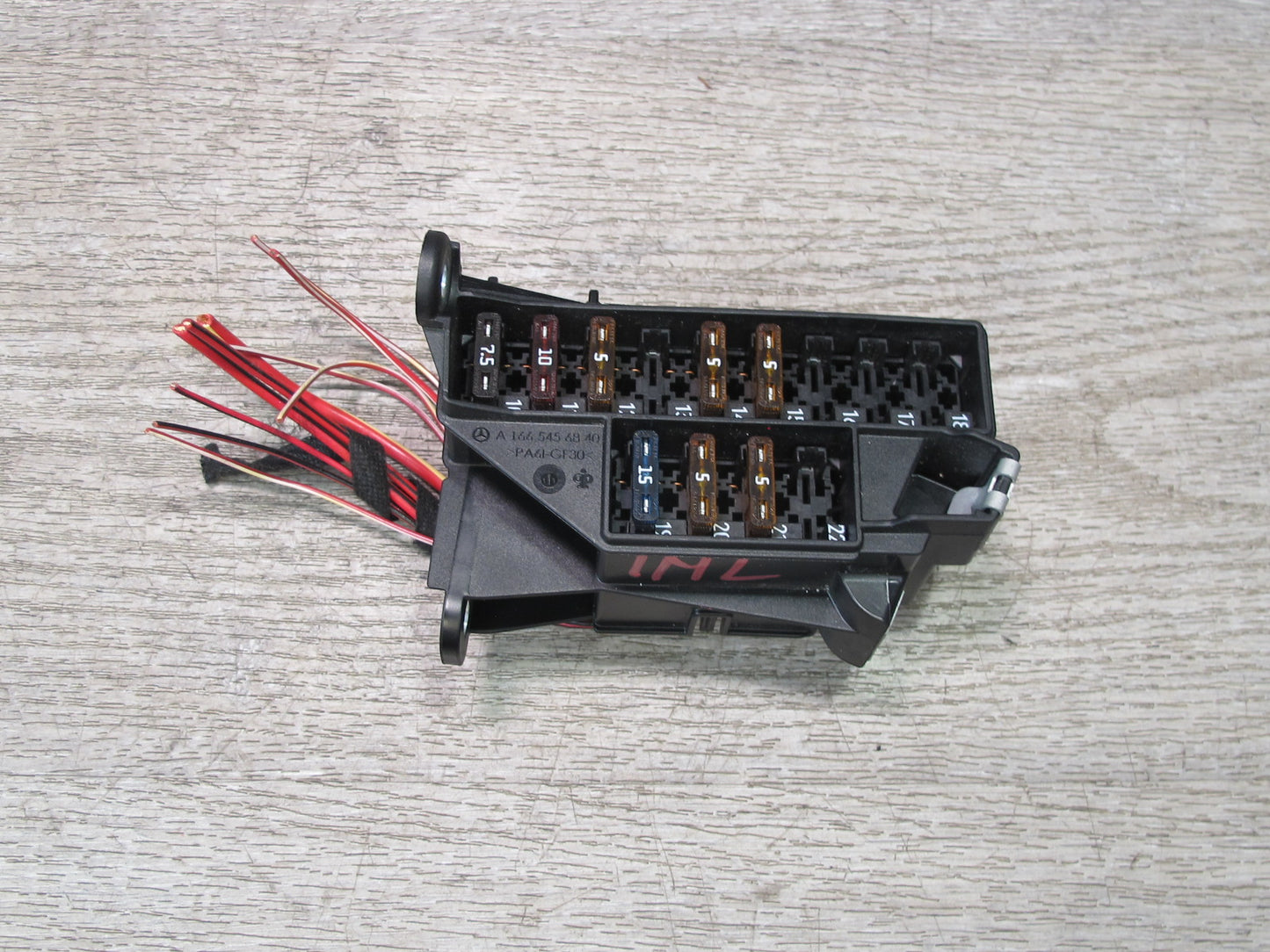 12-15 Mercedes W166 X166 GL ML Under Dash Fuse Relay Box Module 1665456840 OEM