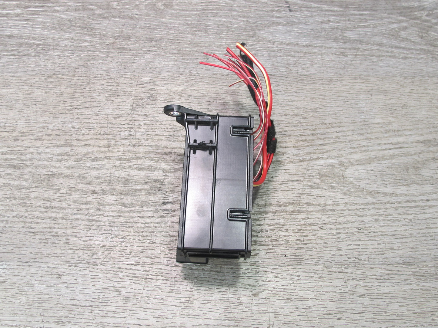 12-15 Mercedes W166 X166 GL ML Under Dash Fuse Relay Box Module 1665456840 OEM