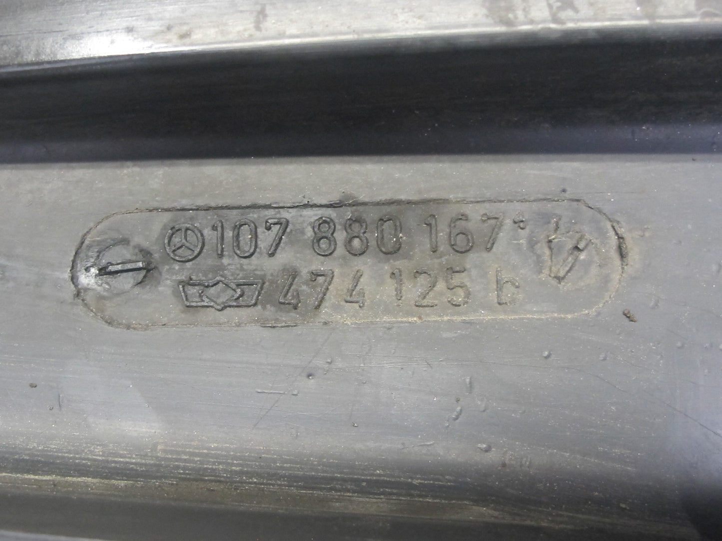 73-89 Mercedes R107 Rear Bumper Left & Right Extension Rubber END Pad OEM