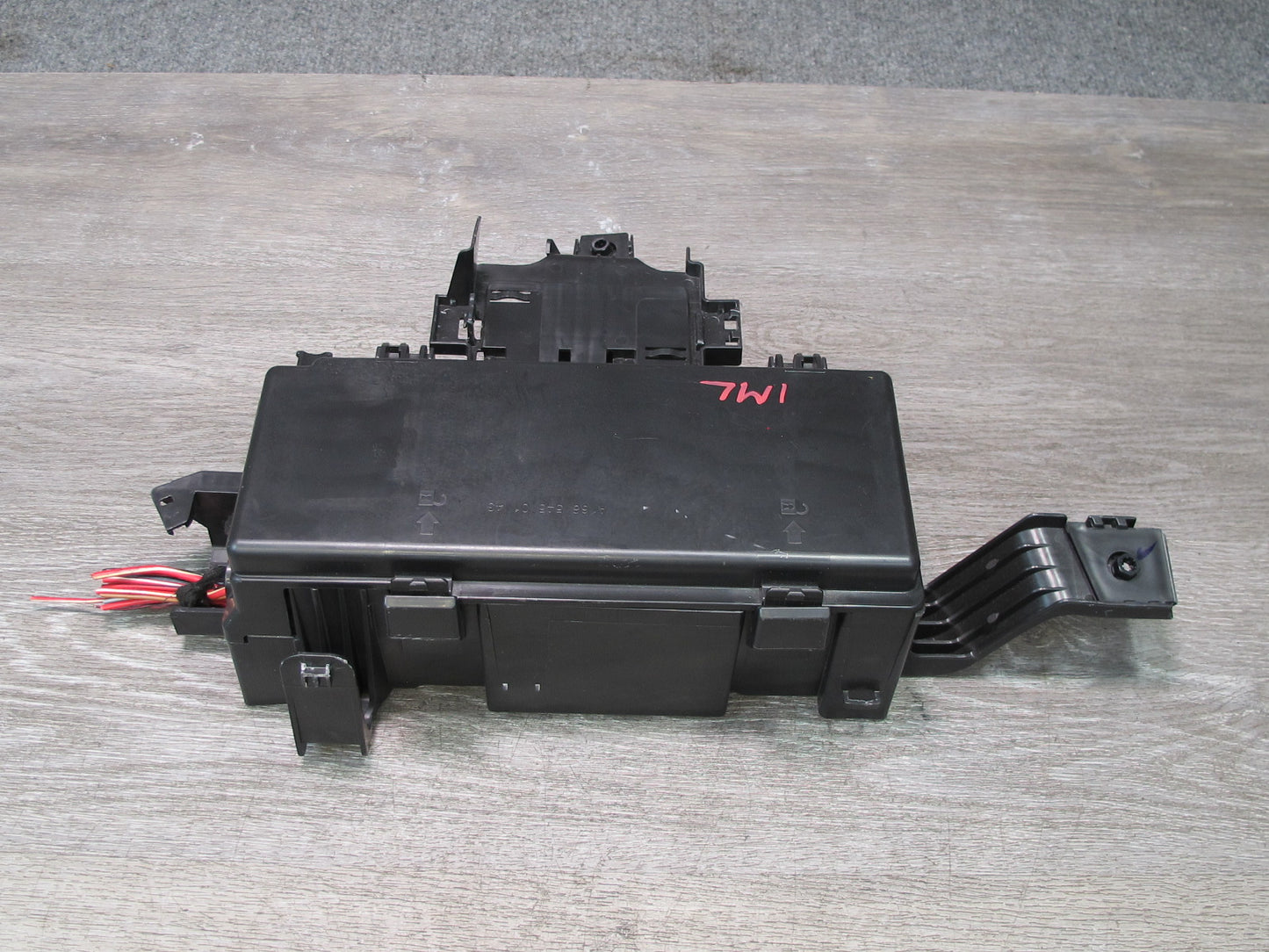 12-15 Mercedes W166 ML350 M276 Engine Bay Relay Fuse Box 1665460143 OEM