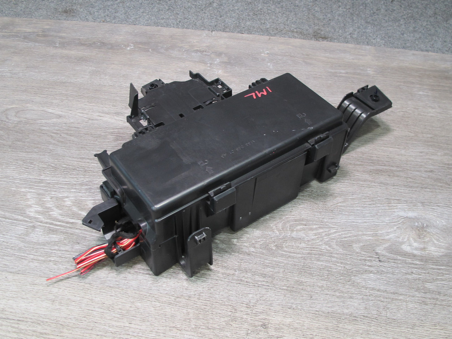 12-15 Mercedes W166 ML350 M276 Engine Bay Relay Fuse Box 1665460143 OEM