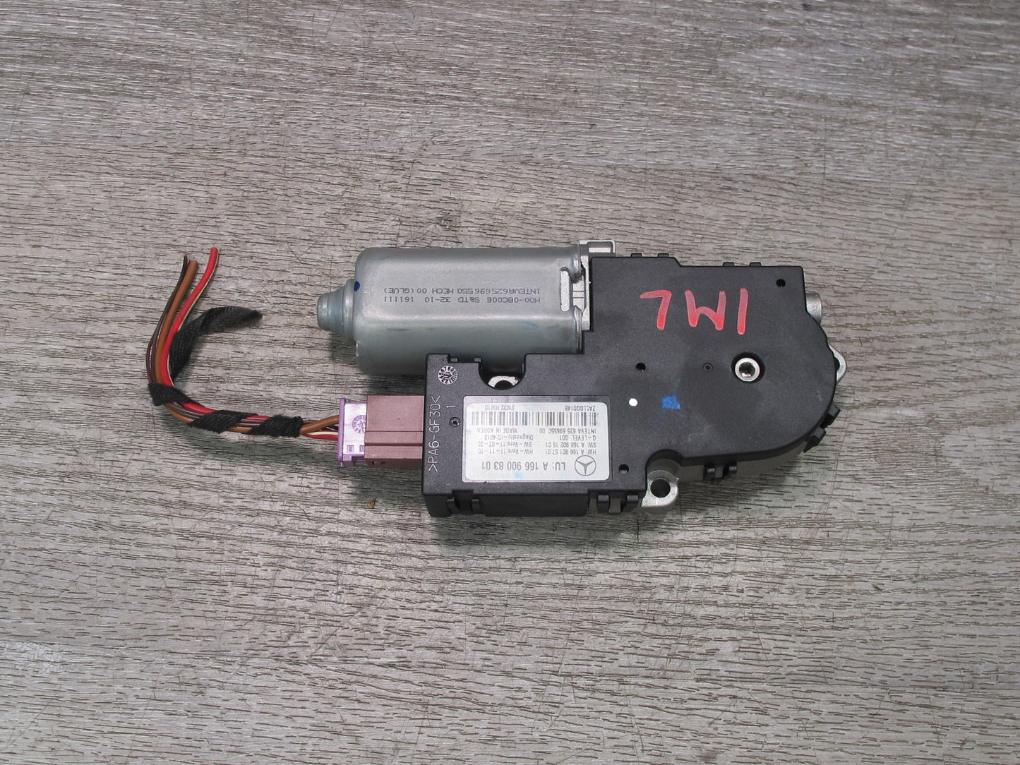 12-15 Mercedes X166 W166 GL Ml-class Sunroof Moonroof Glass Motor 1669008301 OEM