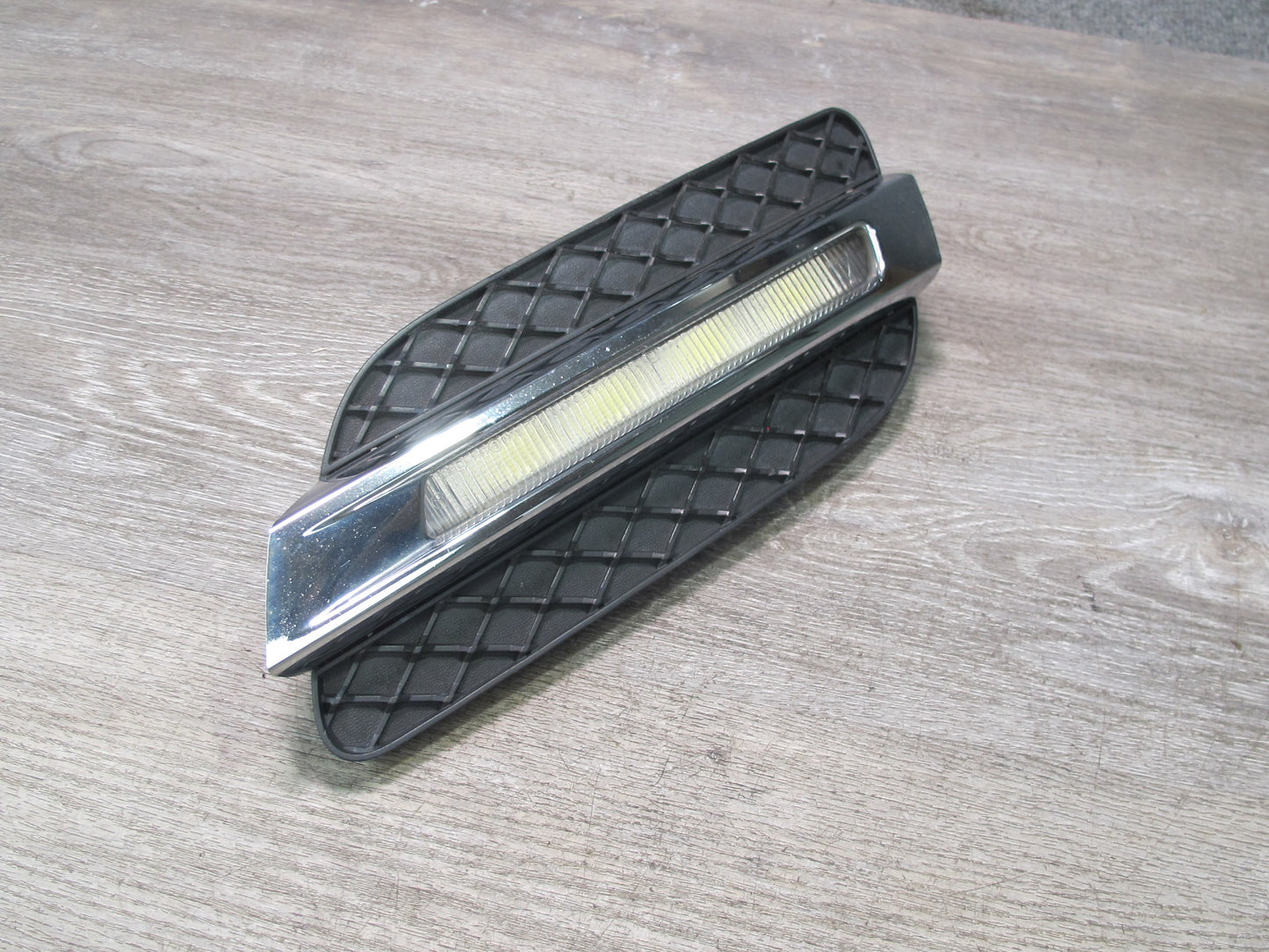 12-15 Mercedes W166 ML350 Front Bumper Right Fog Light Lamp w Trim OEM