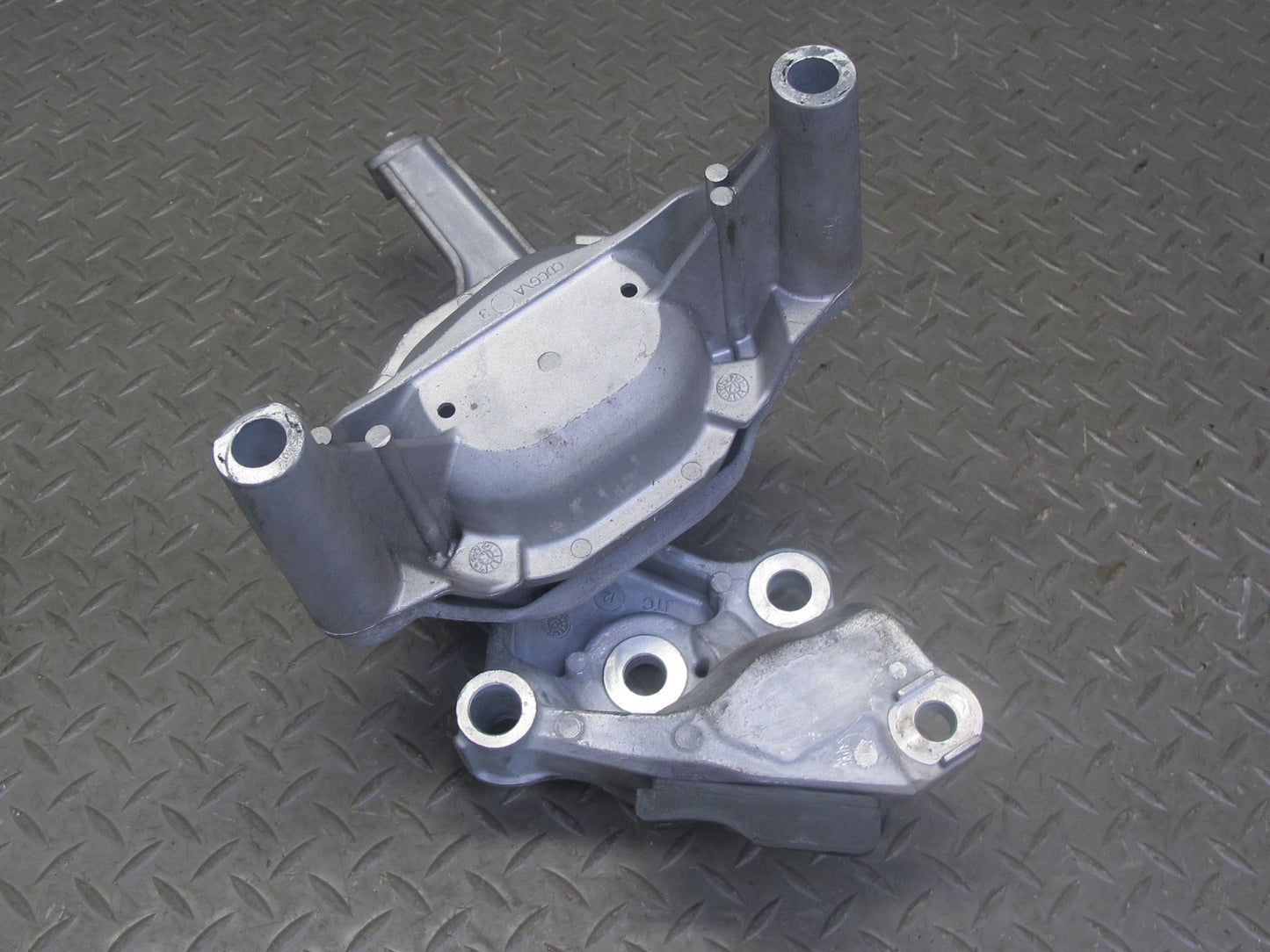 2014-2017 Infiniti QX60 2.5L Hybrid Engine Motor Mount Bracket Support