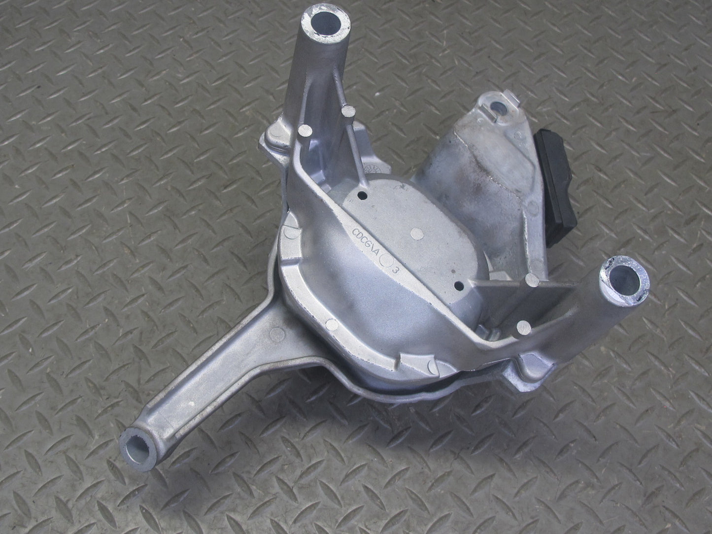 2014-2017 Infiniti QX60 2.5L Hybrid Engine Motor Mount Bracket Support