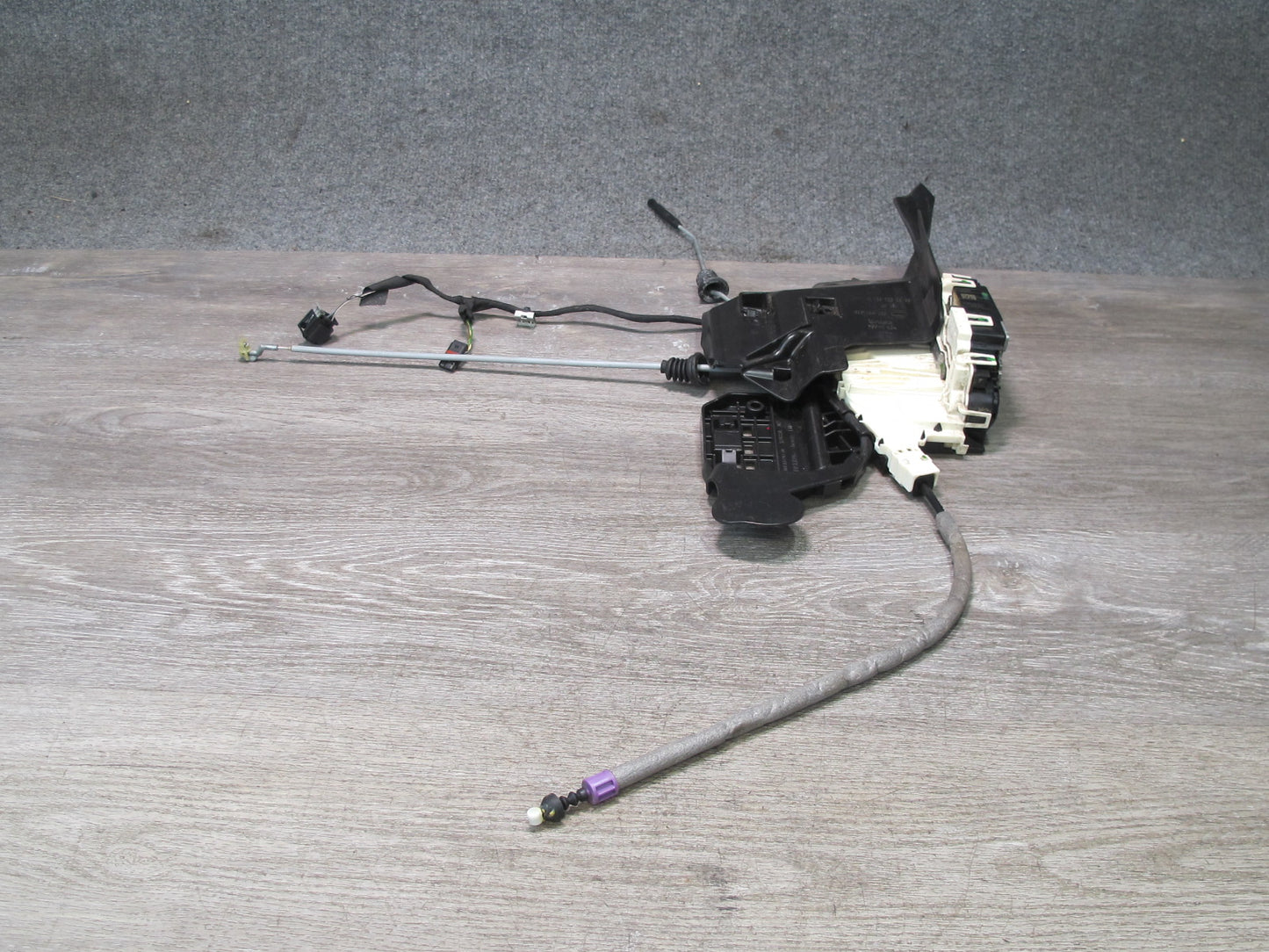 12-15 Mercedes X166 W166 GL Ml-class Front Left Door Lock Latch Actuator OEM