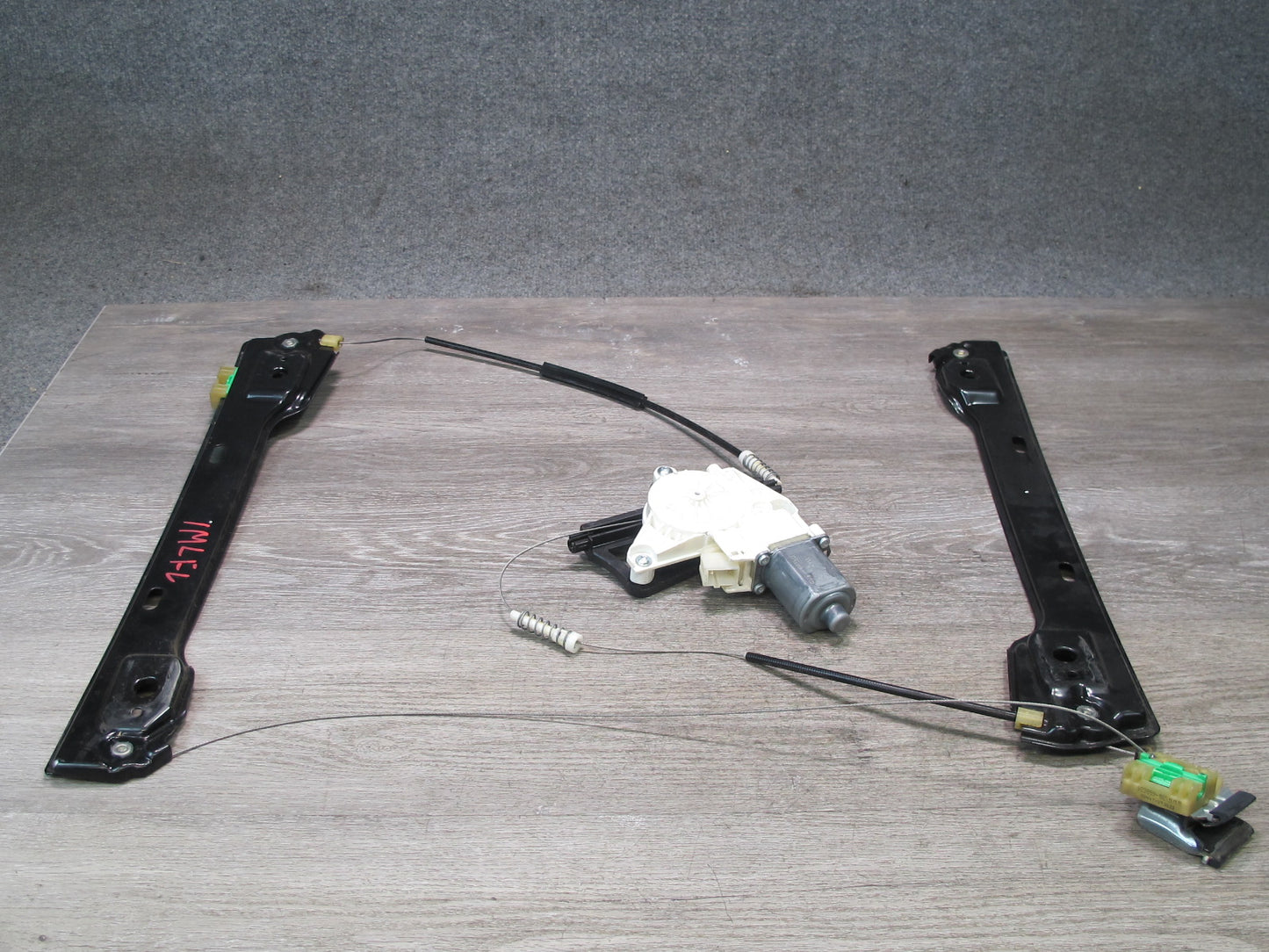 12-15 Mercedes W166 Ml-class Front Left Door Window Regulator w Motor OEM