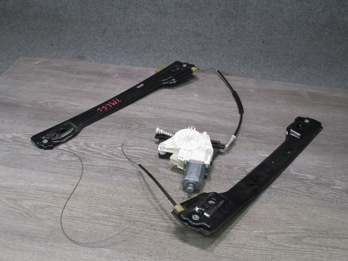 12-15 Mercedes W166 Ml-class Front Left Door Window Regulator w Motor OEM