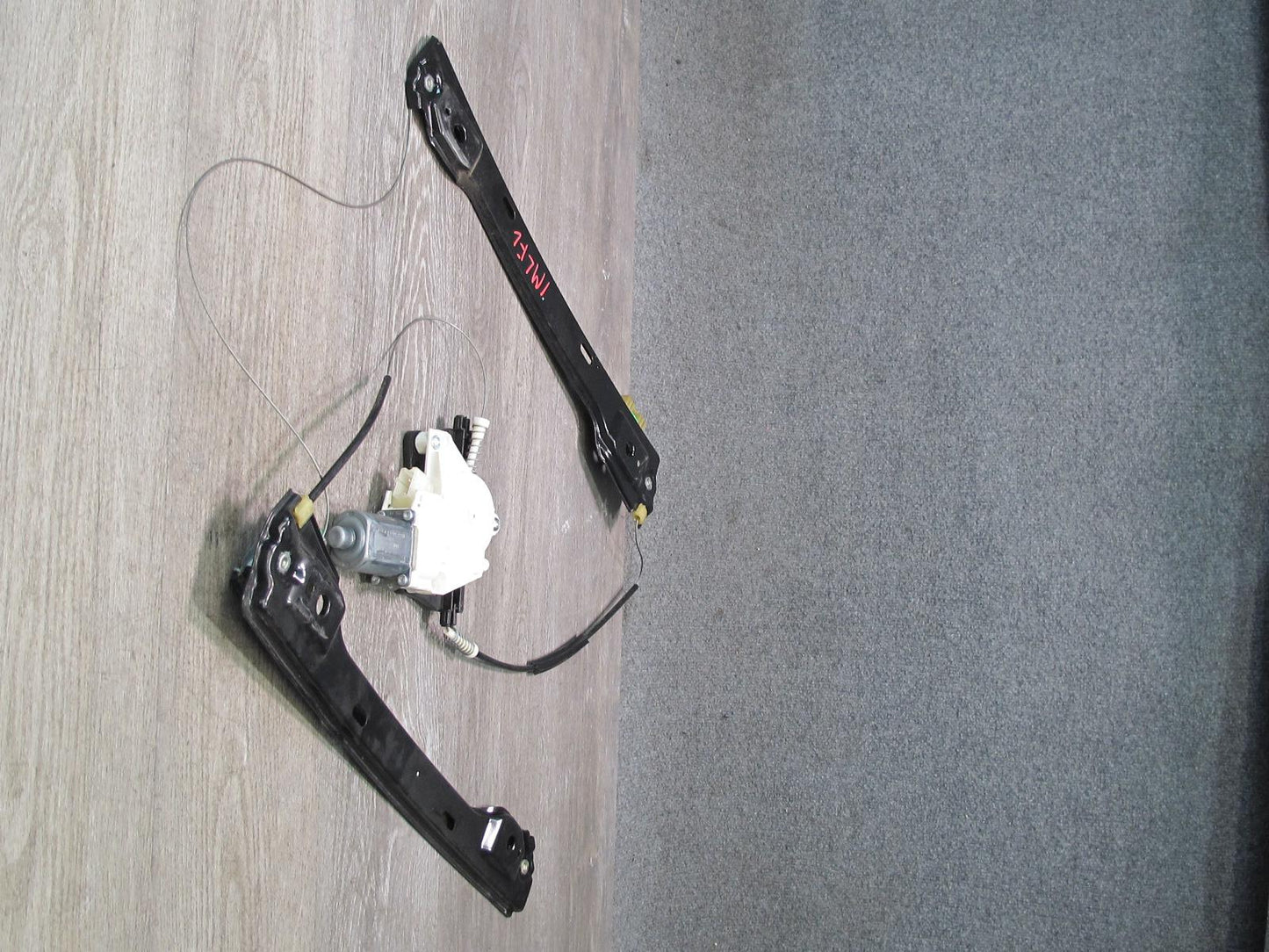12-15 Mercedes W166 Ml-class Front Left Door Window Regulator w Motor OEM