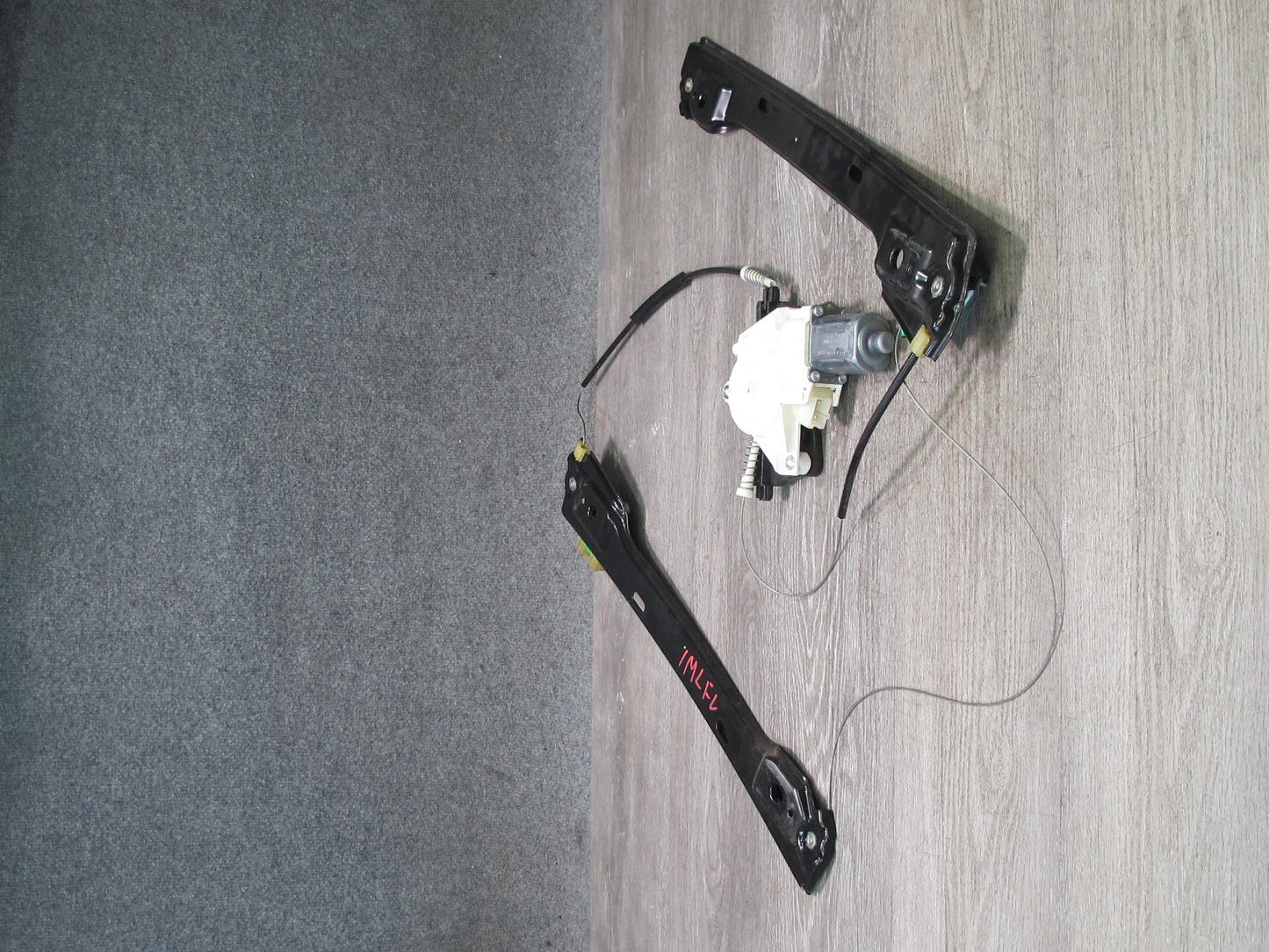 12-15 Mercedes W166 Ml-class Front Left Door Window Regulator w Motor OEM