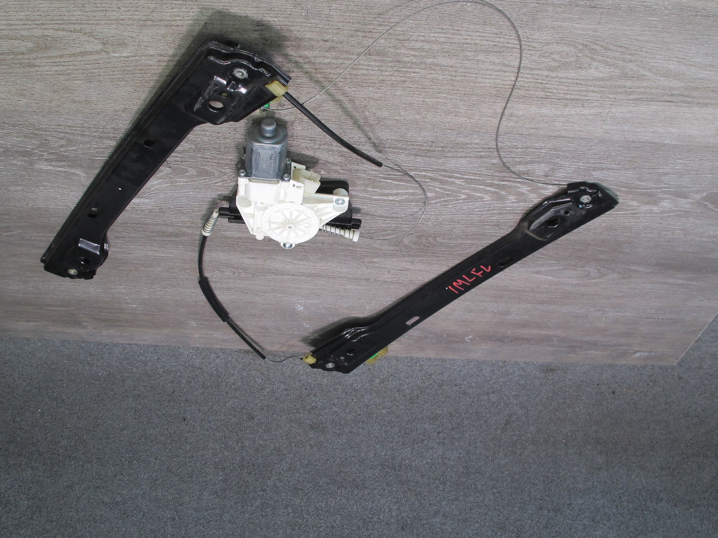 12-15 Mercedes W166 Ml-class Front Left Door Window Regulator w Motor OEM