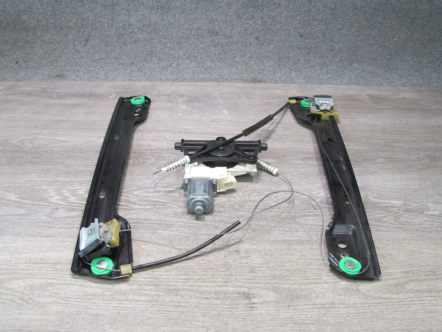 12-15 Mercedes W166 Ml-class Front Left Door Window Regulator w Motor OEM