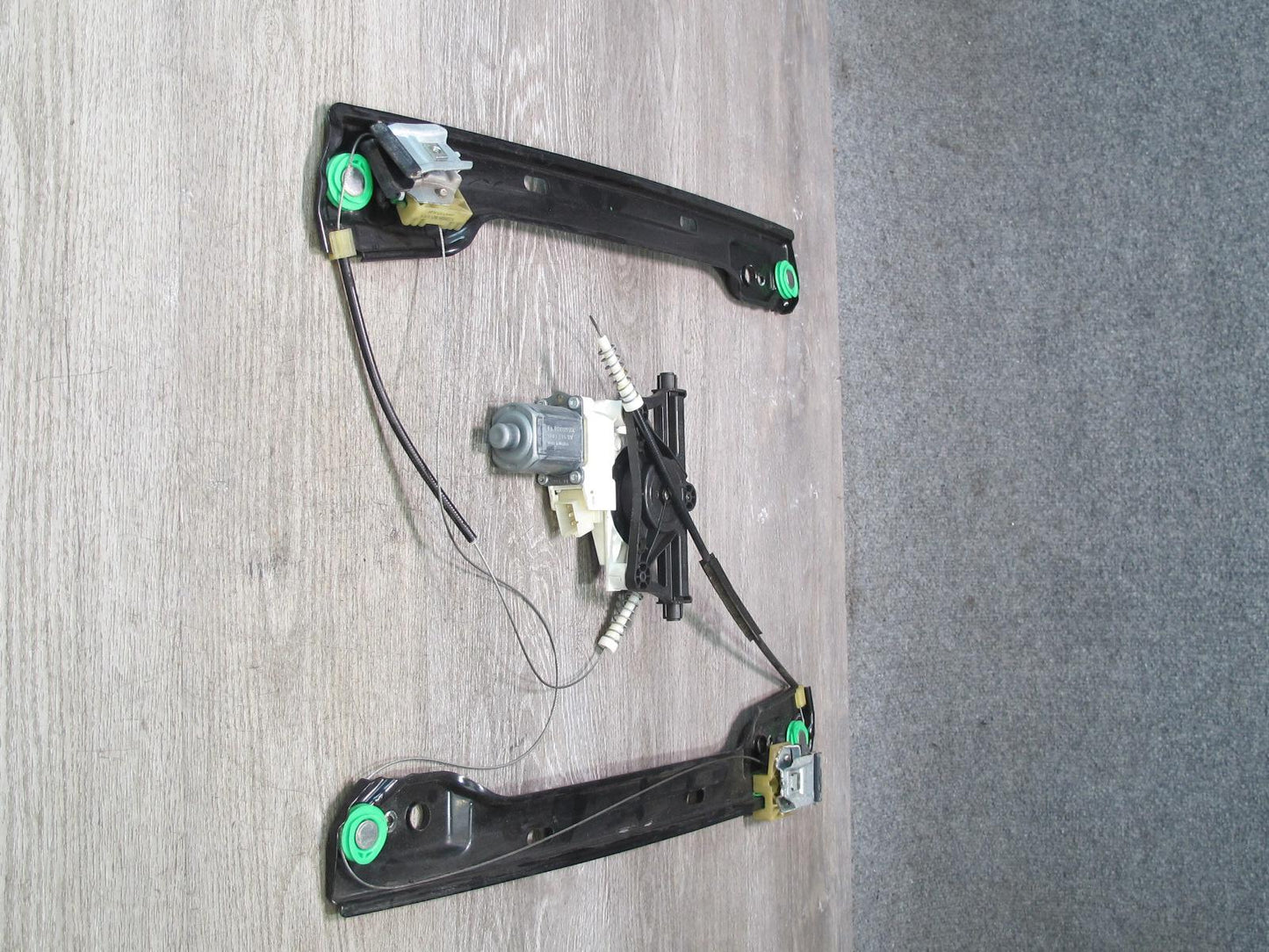 12-15 Mercedes W166 Ml-class Front Left Door Window Regulator w Motor OEM