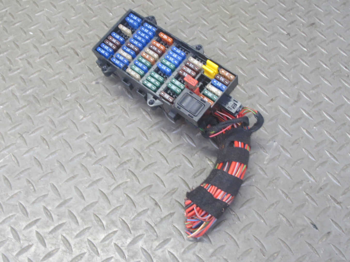 2000-2004 Porsche Boxster 986 Fuse Relay Junction Box Module Unit