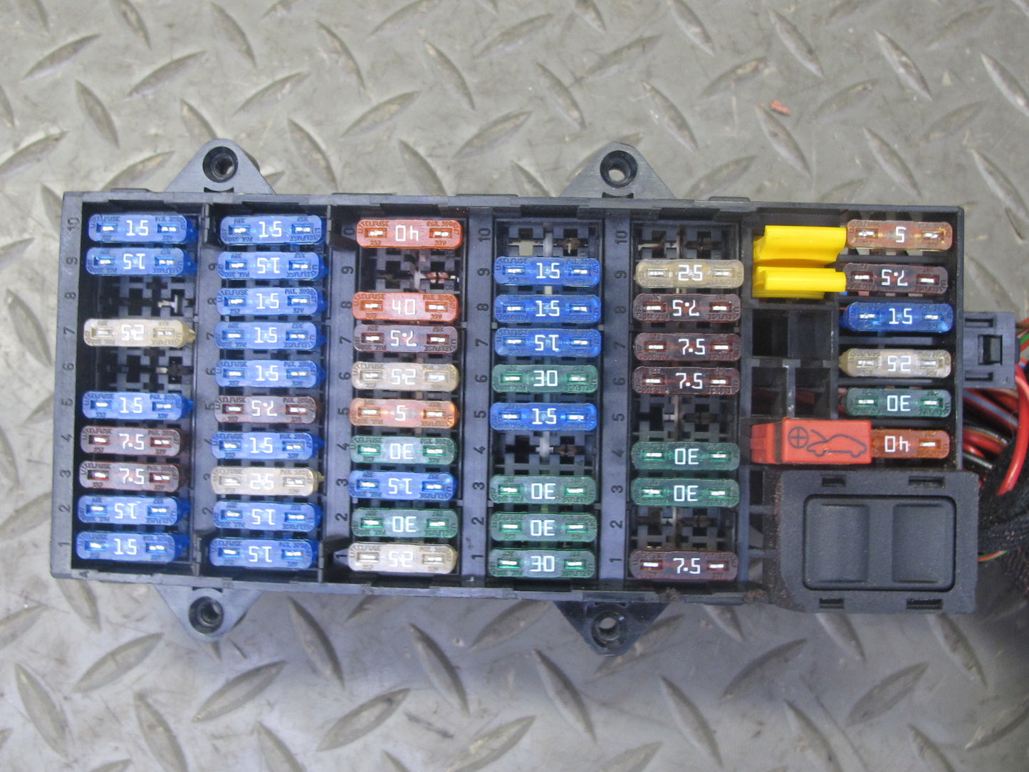 2000-2004 Porsche Boxster 986 Fuse Relay Junction Box Module Unit
