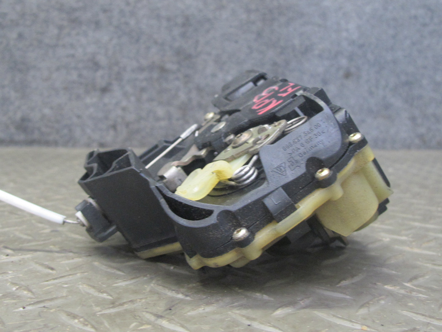 1998-2004 Porsche Boxster 986 Front Left Driver Side Door Lock Latch Actuator