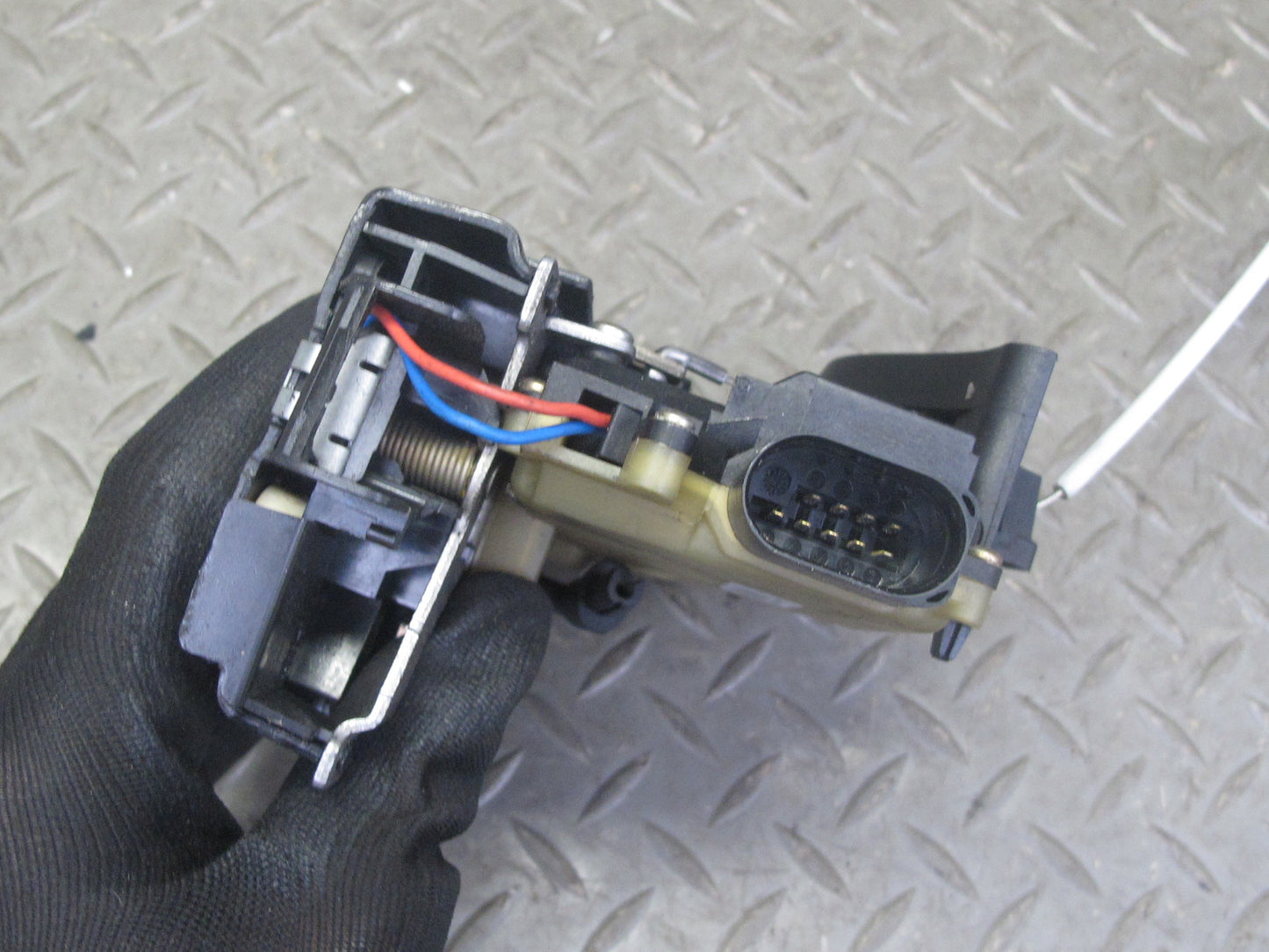 1998-2004 Porsche Boxster 986 Front Left Driver Side Door Lock Latch Actuator