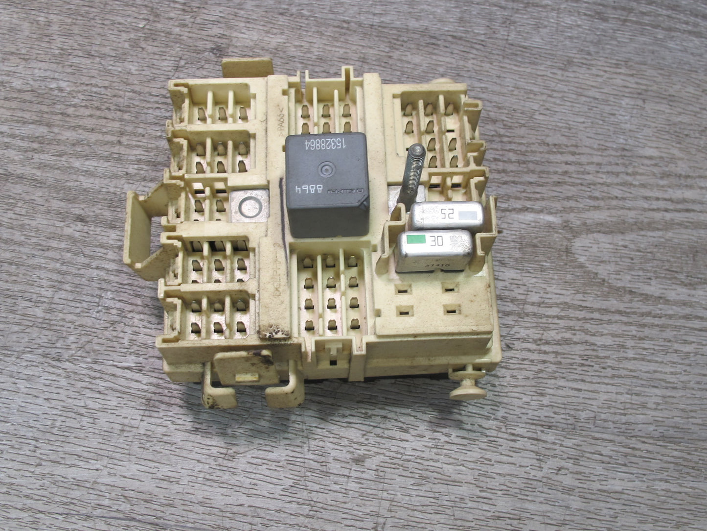 2003-2007 Hummer H2 Dashboard Fuse Relay Junction Box 15190658
