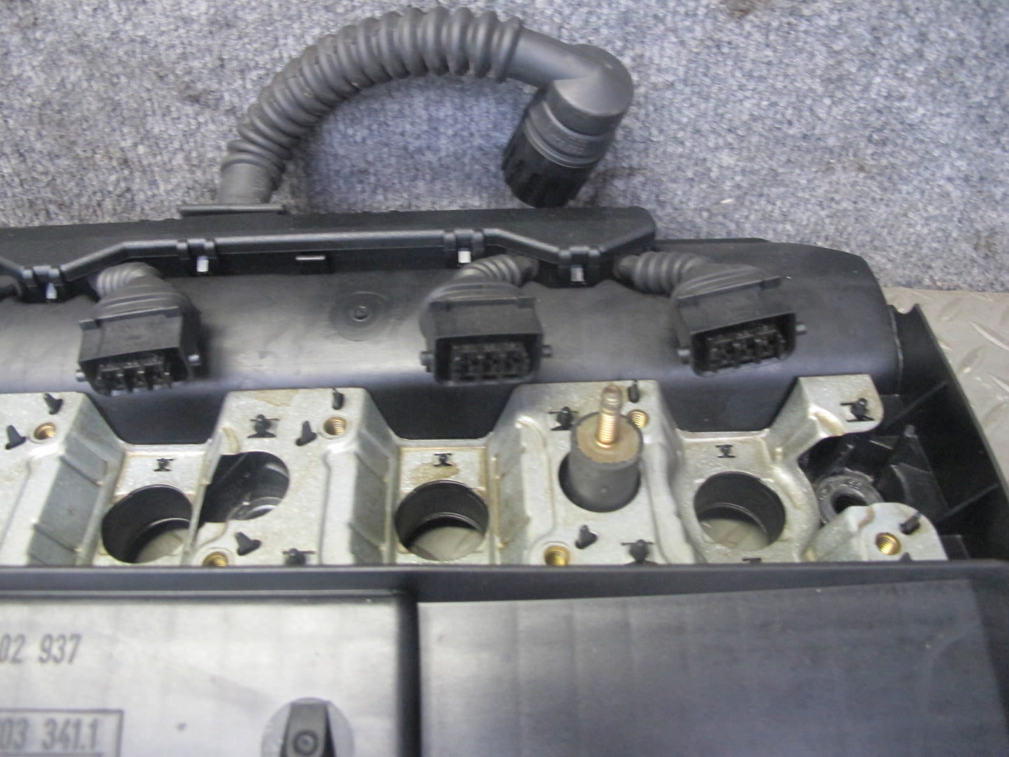 96-99 BMW E36 E39 Z3 M52 Engine Cylinder Head Valve Cover 1703341 OEM