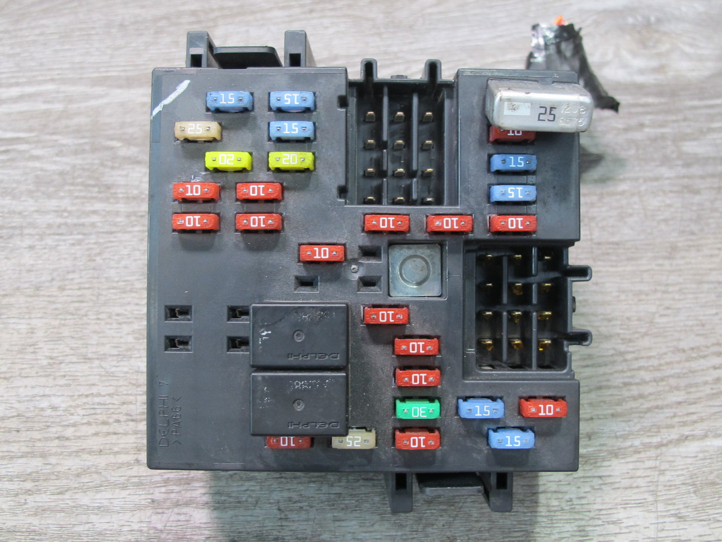 2003-2006 Hummer H2 Under Dash Interior Fuse Relay Box 15058033
