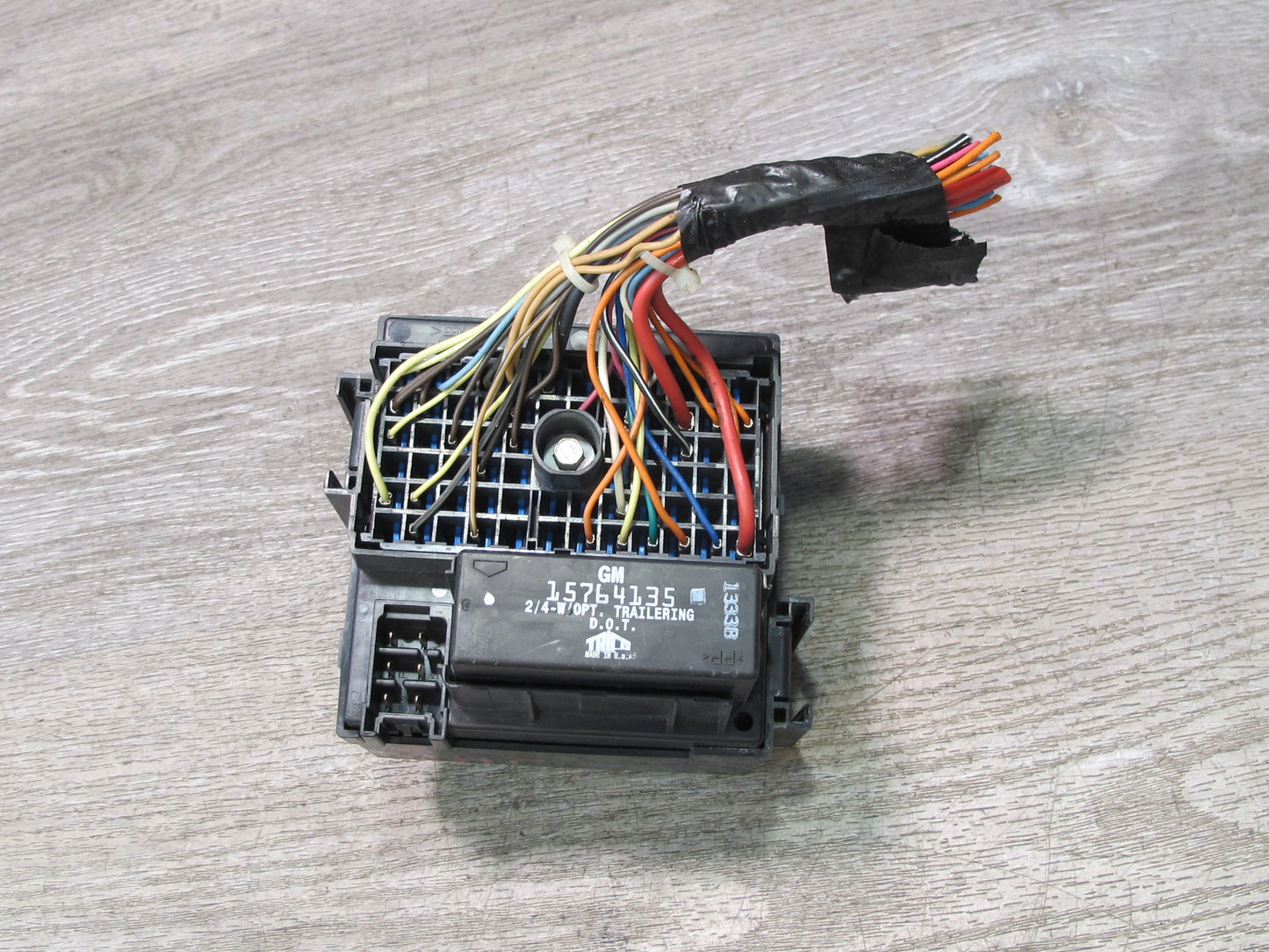 2003-2006 Hummer H2 Under Dash Interior Fuse Relay Box 15058033