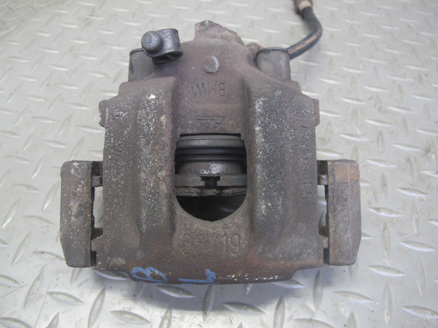 96-99 BMW E36 323i 328i Convertible Set of 2 Rear Left & Right Brake Caliper OEM