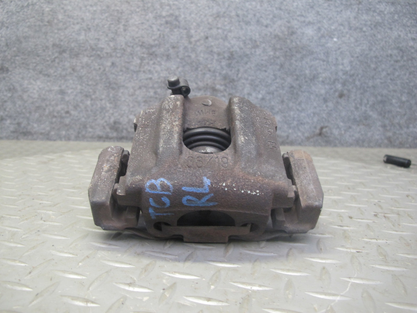96-99 BMW E36 323i 328i Convertible Set of 2 Rear Left & Right Brake Caliper OEM
