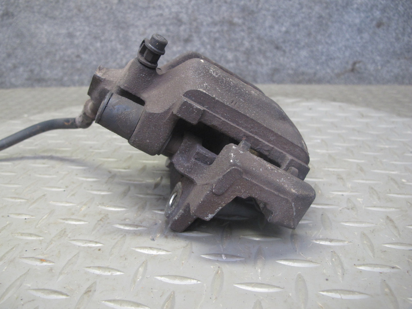 96-99 BMW E36 323i 328i Convertible Set of 2 Rear Left & Right Brake Caliper OEM