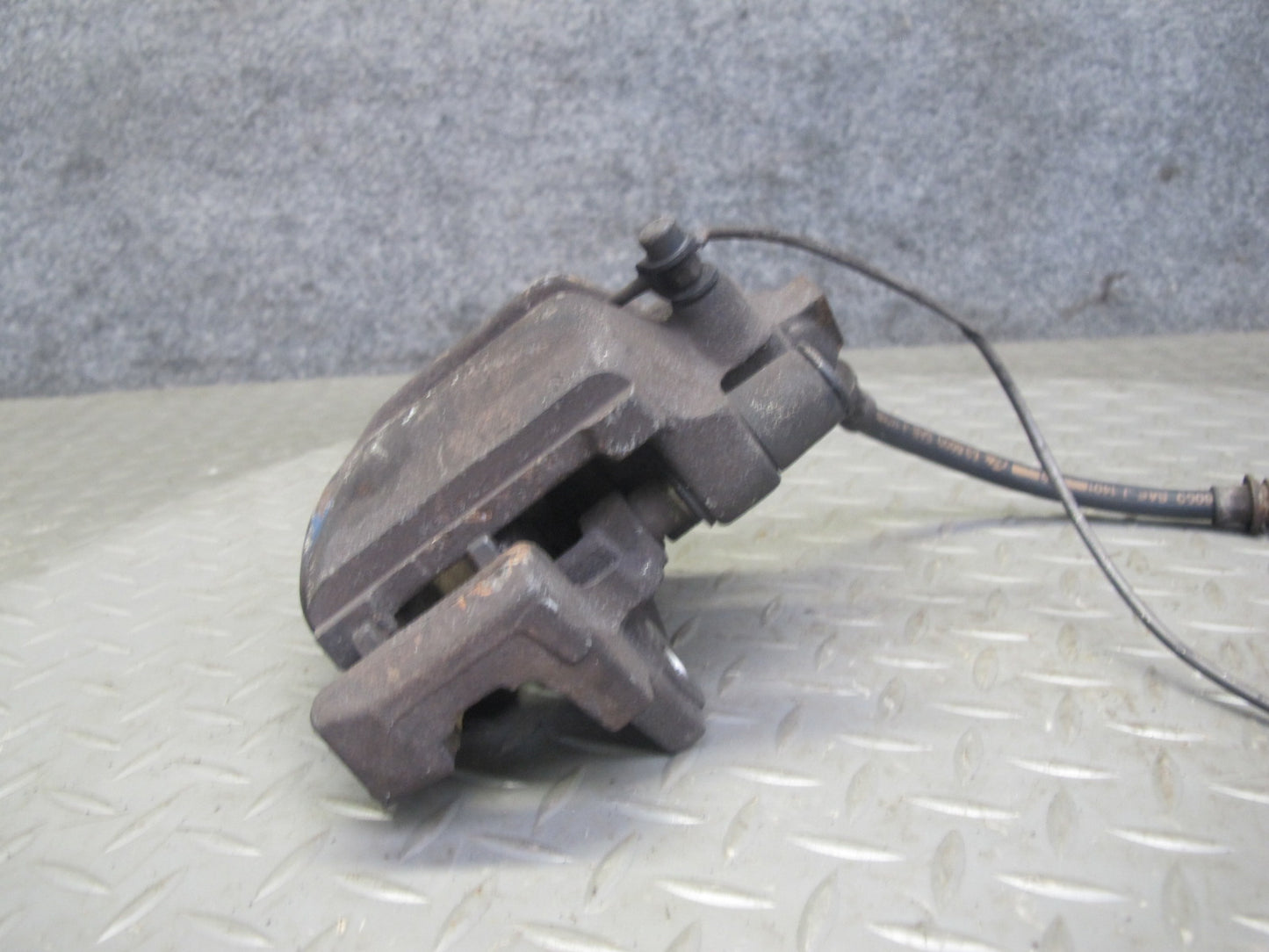 96-99 BMW E36 323i 328i Convertible Set of 2 Rear Left & Right Brake Caliper OEM
