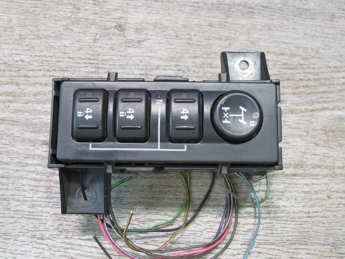 2003-2007 Hummer H2 Dash Transfer Case Select Control Switch W/bracket 15192439