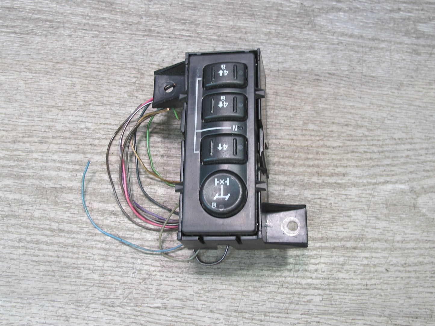2003-2007 Hummer H2 Dash Transfer Case Select Control Switch W/bracket 15192439