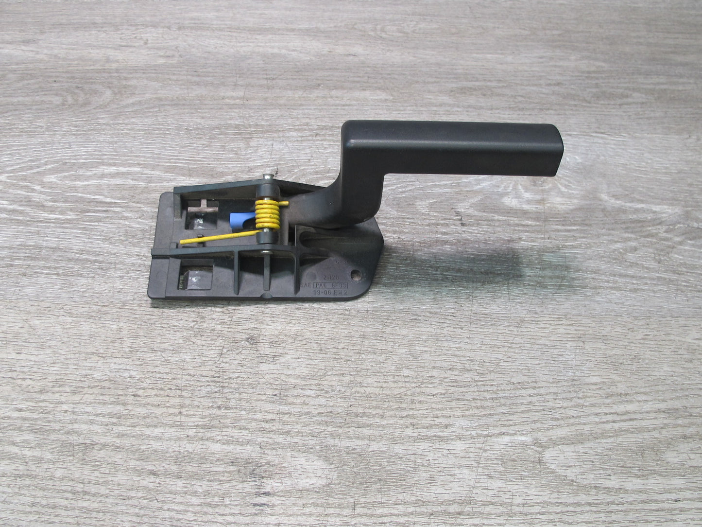 2003-2007 Hummer H2 Front Right Passenger Side Door Interior Handle